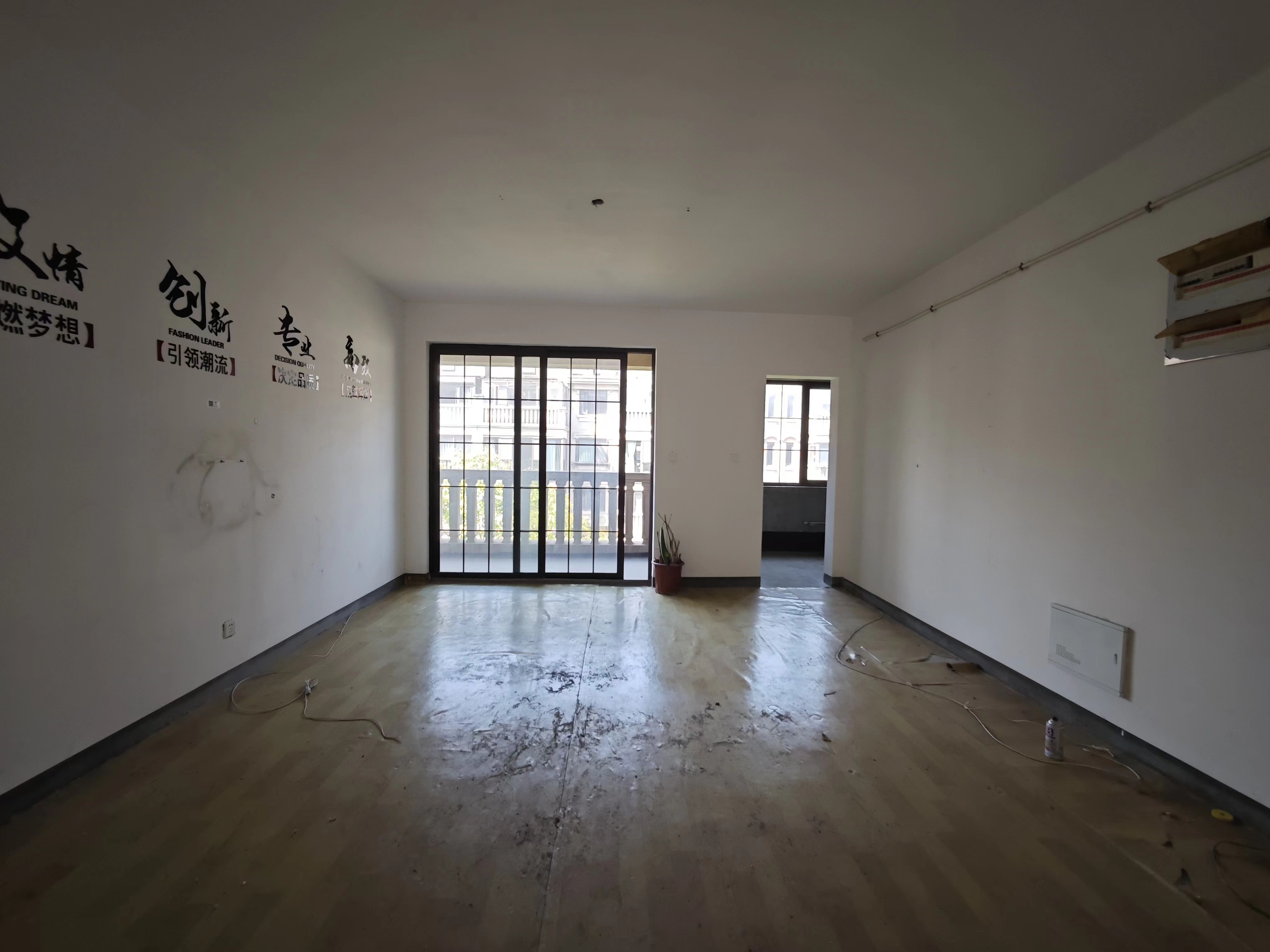 南通壹城水清木华 4室2厅2卫 233.00m&sup2;