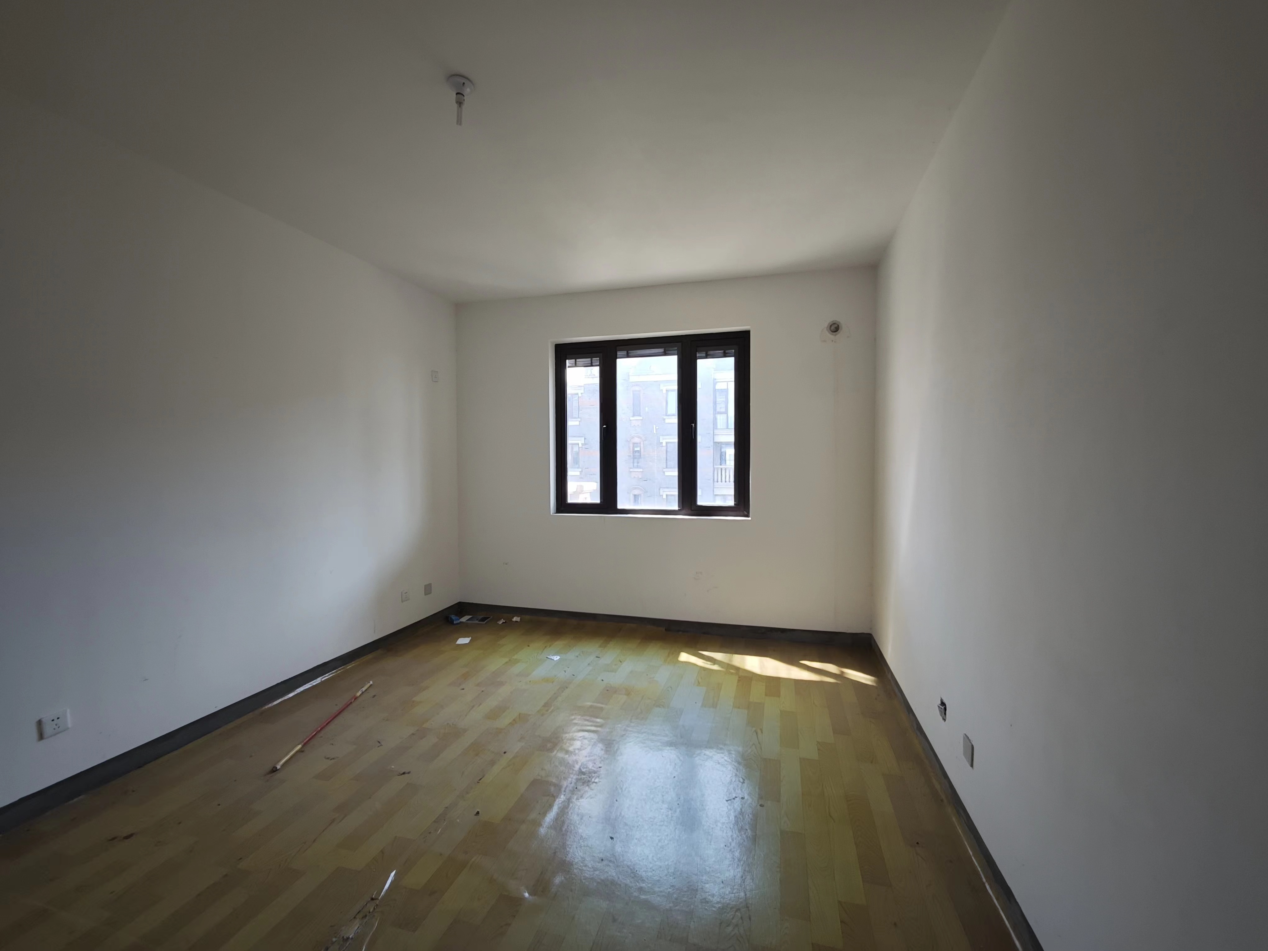 南通壹城水清木华 4室2厅2卫 233.00m&sup2;