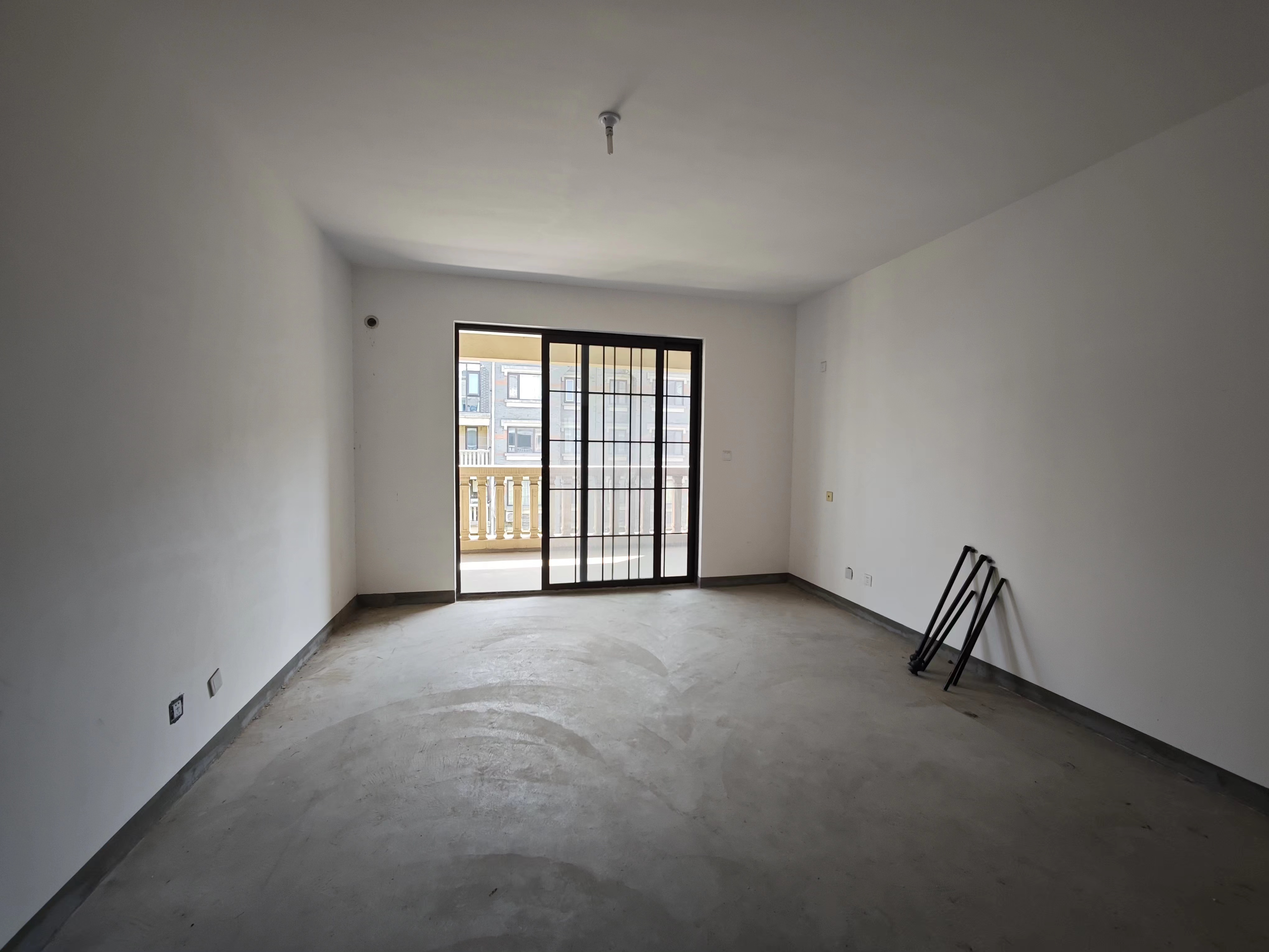 南通壹城水清木华 4室2厅2卫 233.00m&sup2;
