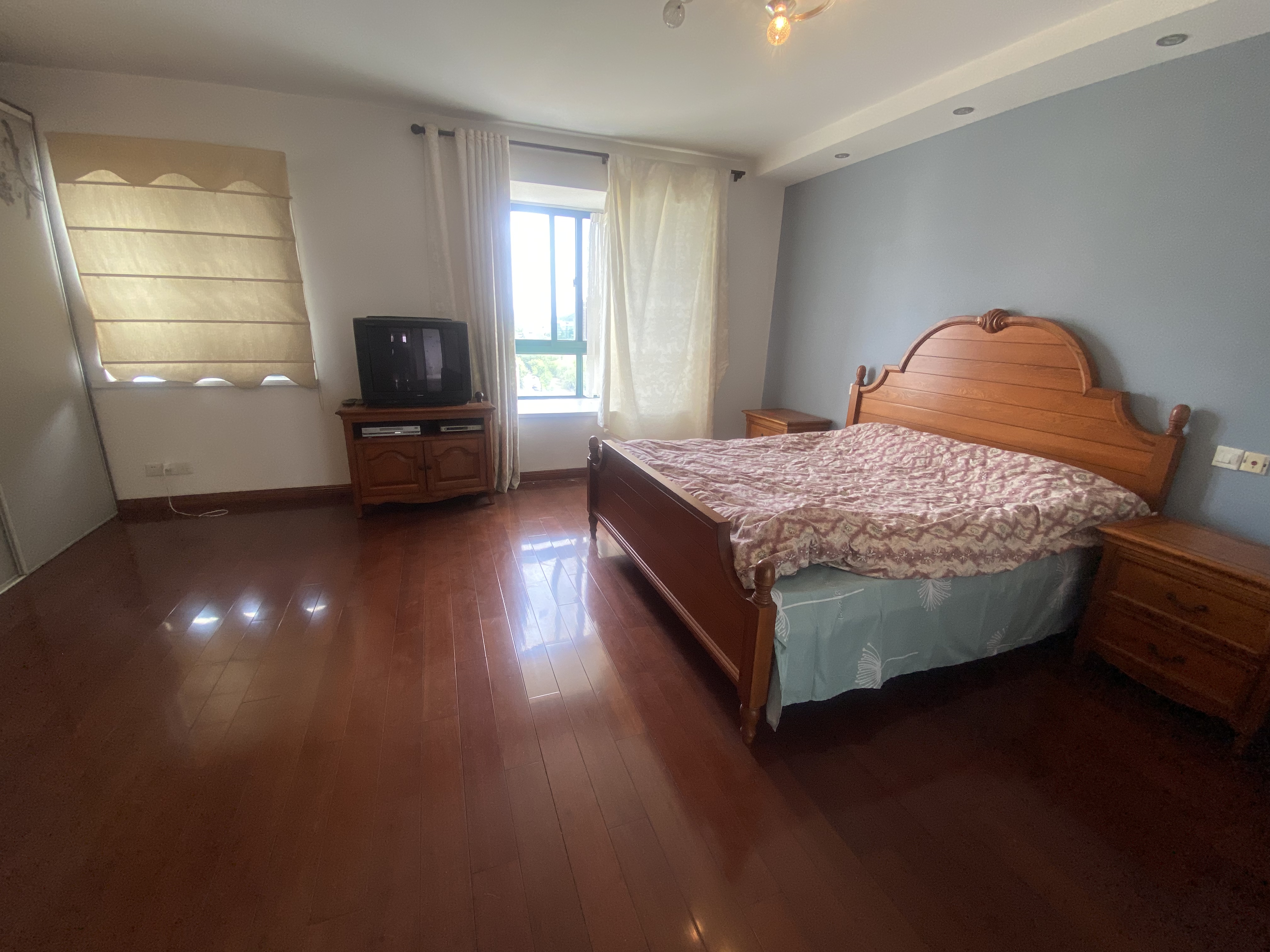 新城小区 3室2厅2卫 179.14m&sup2;