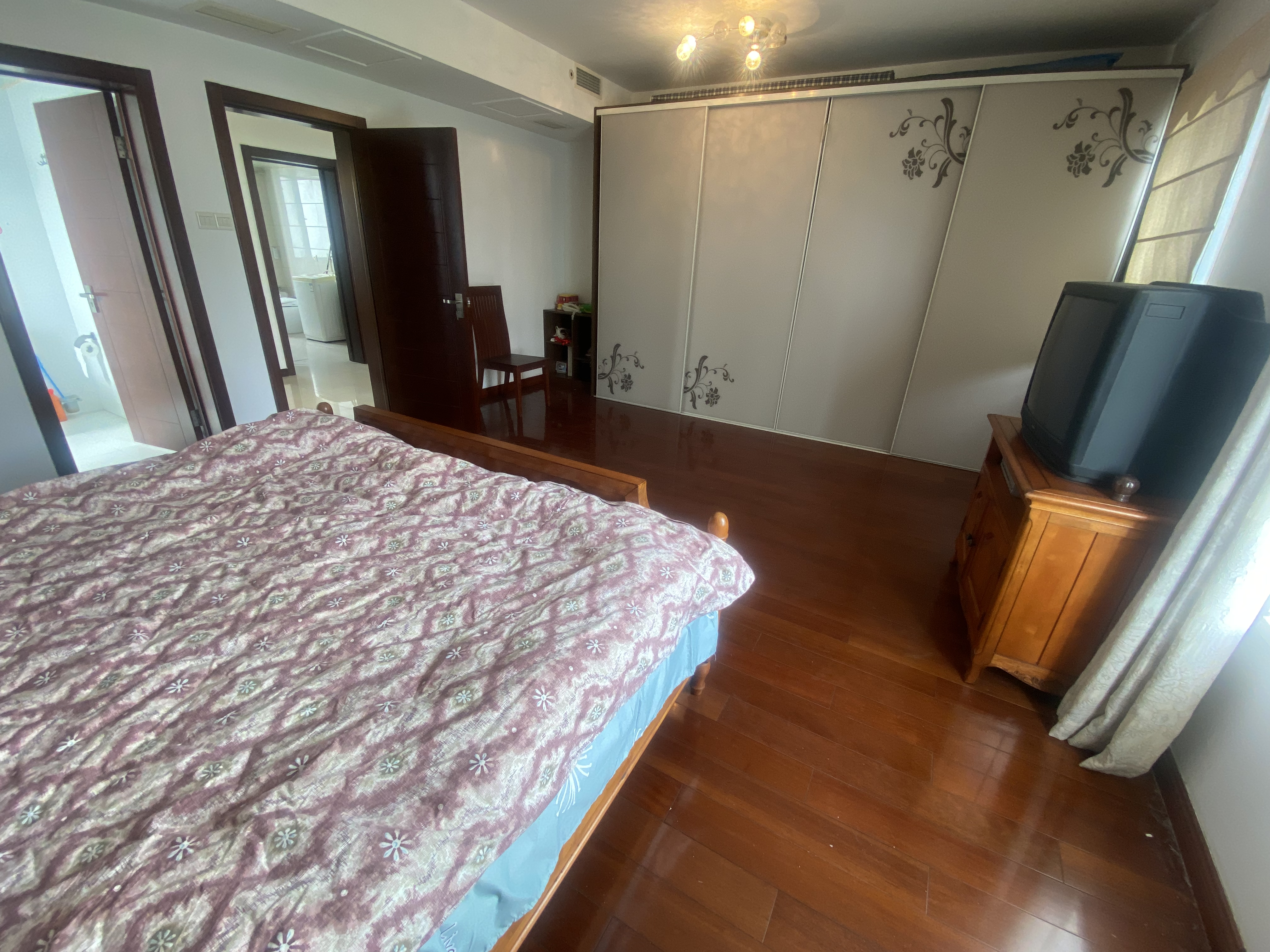 新城小区 3室2厅2卫 179.14m&sup2;