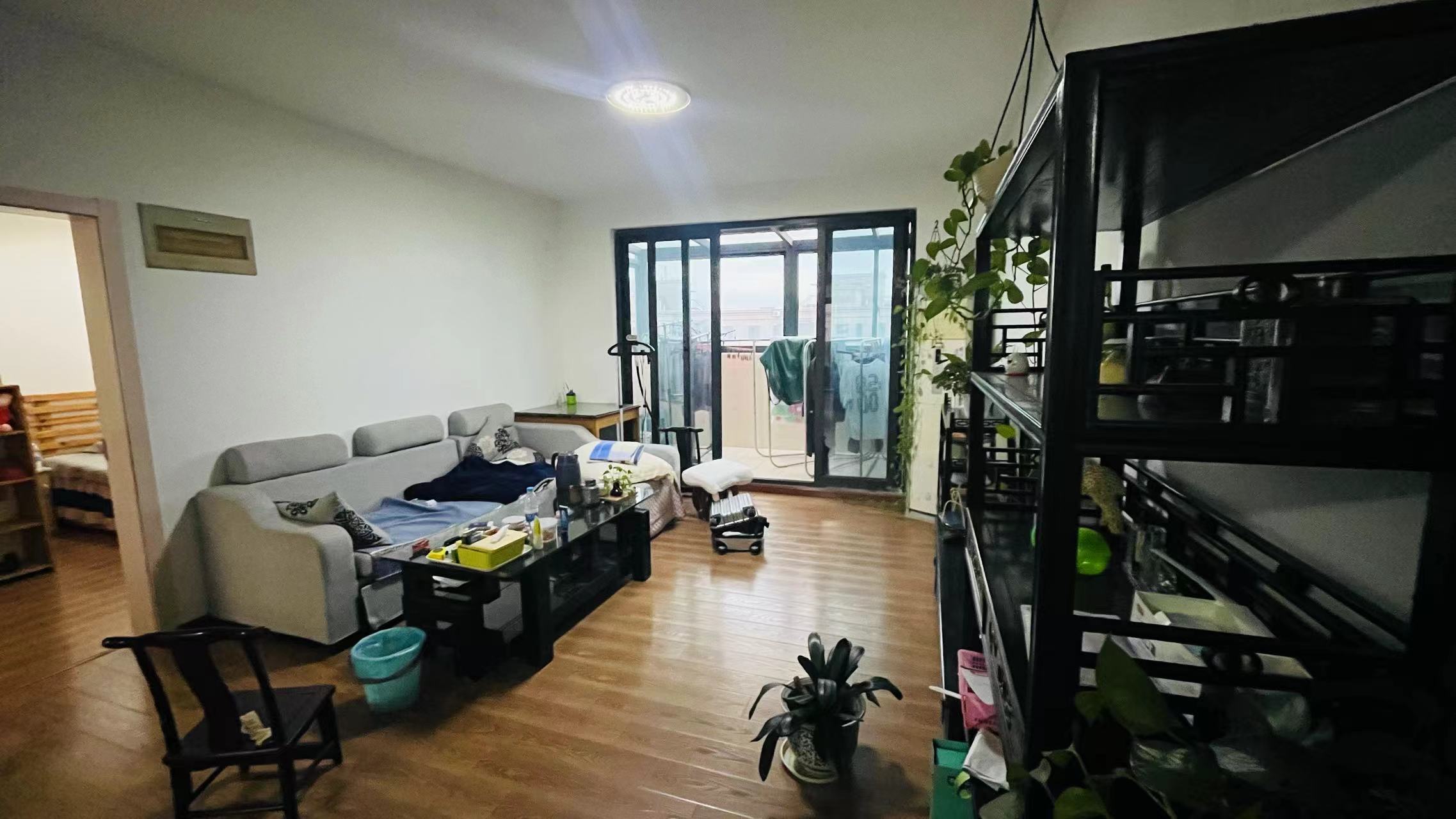 中港城皇家公寓 3室2厅2卫 129.88m²