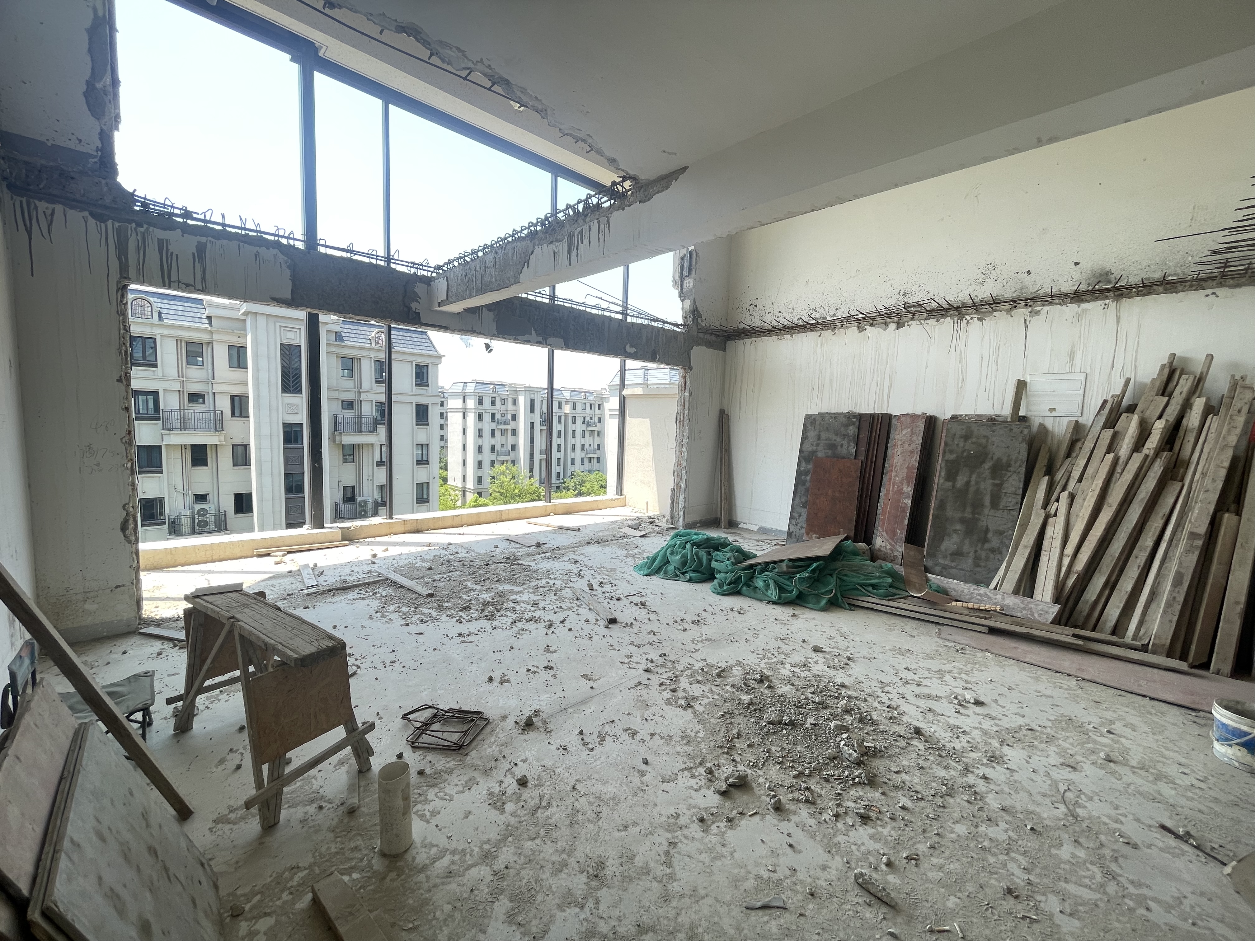 中海铂樾府 5室2厅3卫 208.66m²