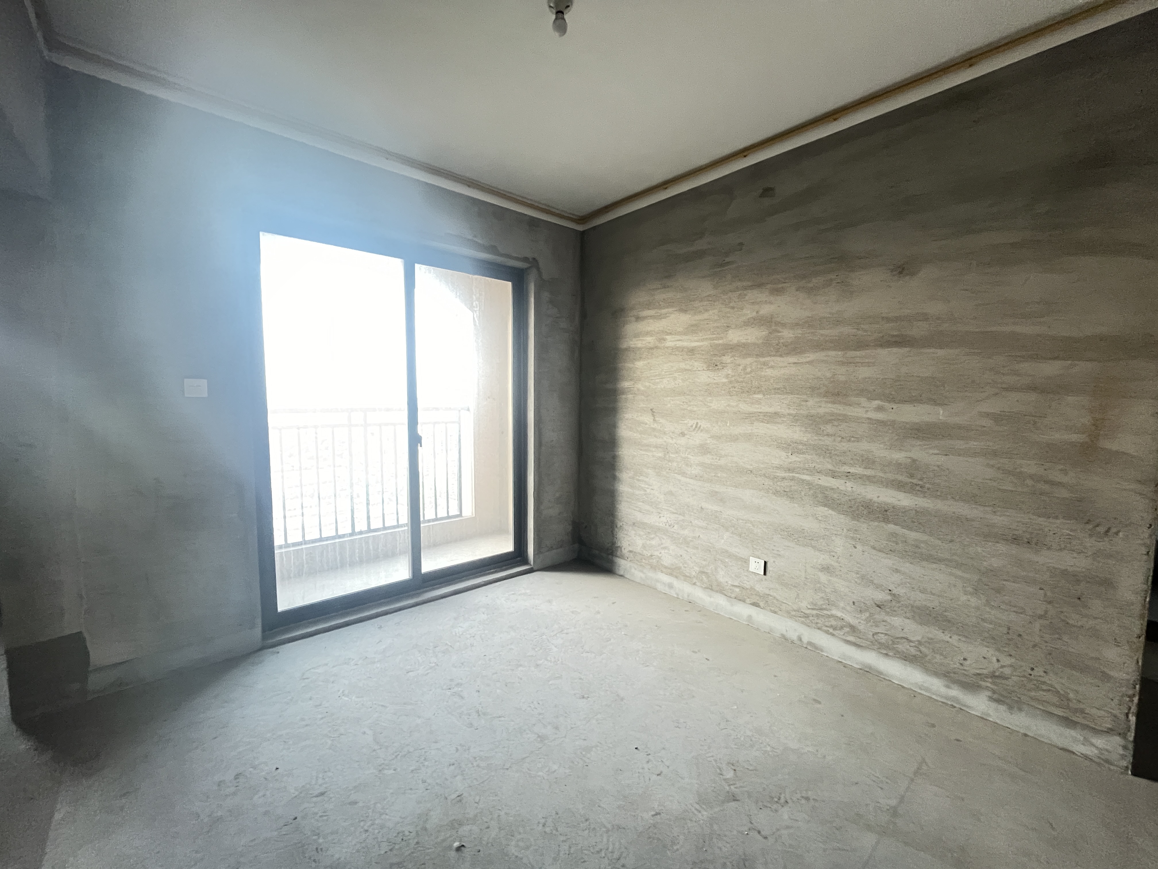 华强城 4室2厅2卫 144m²