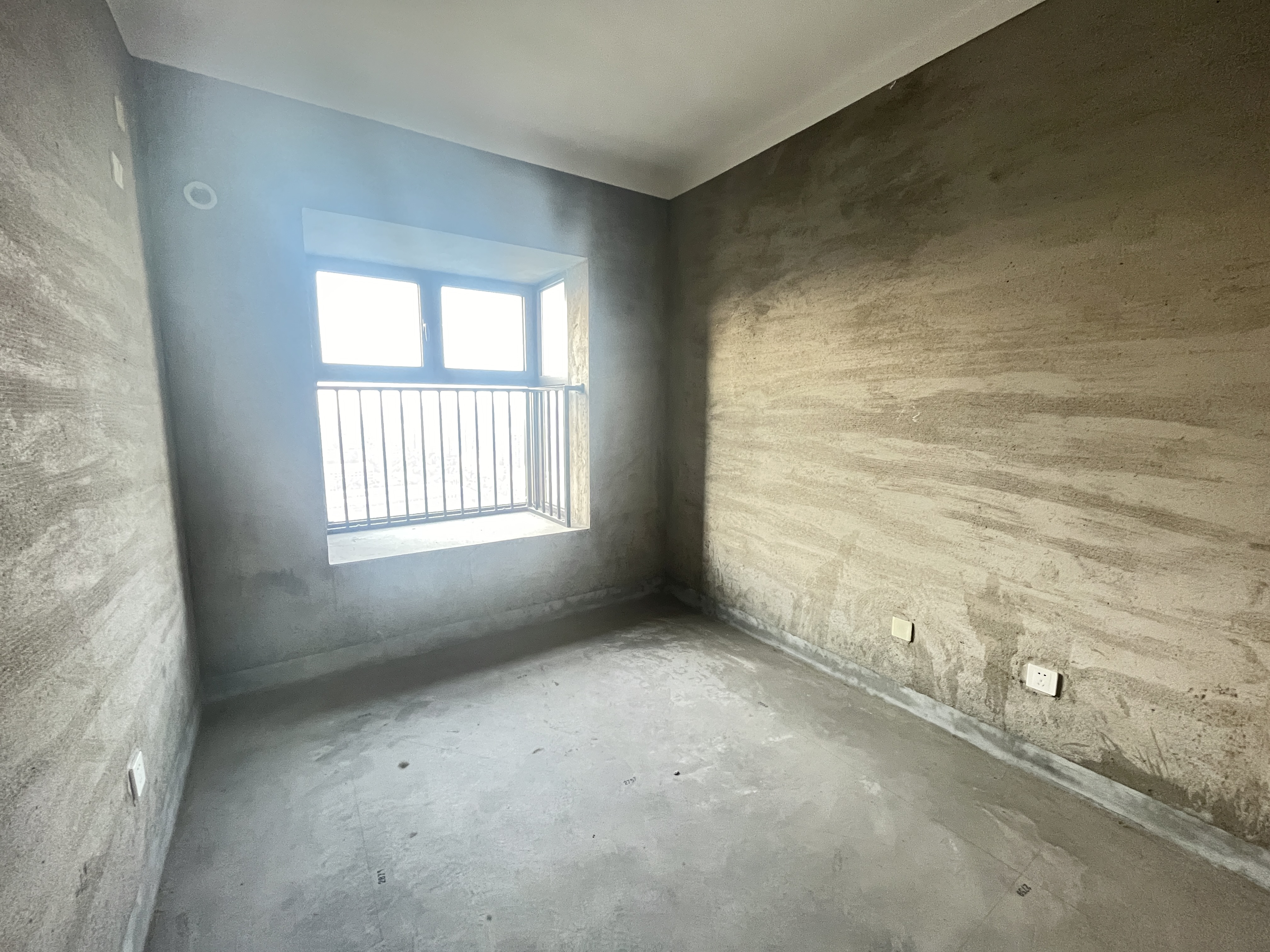 华强城 4室2厅2卫 144m²