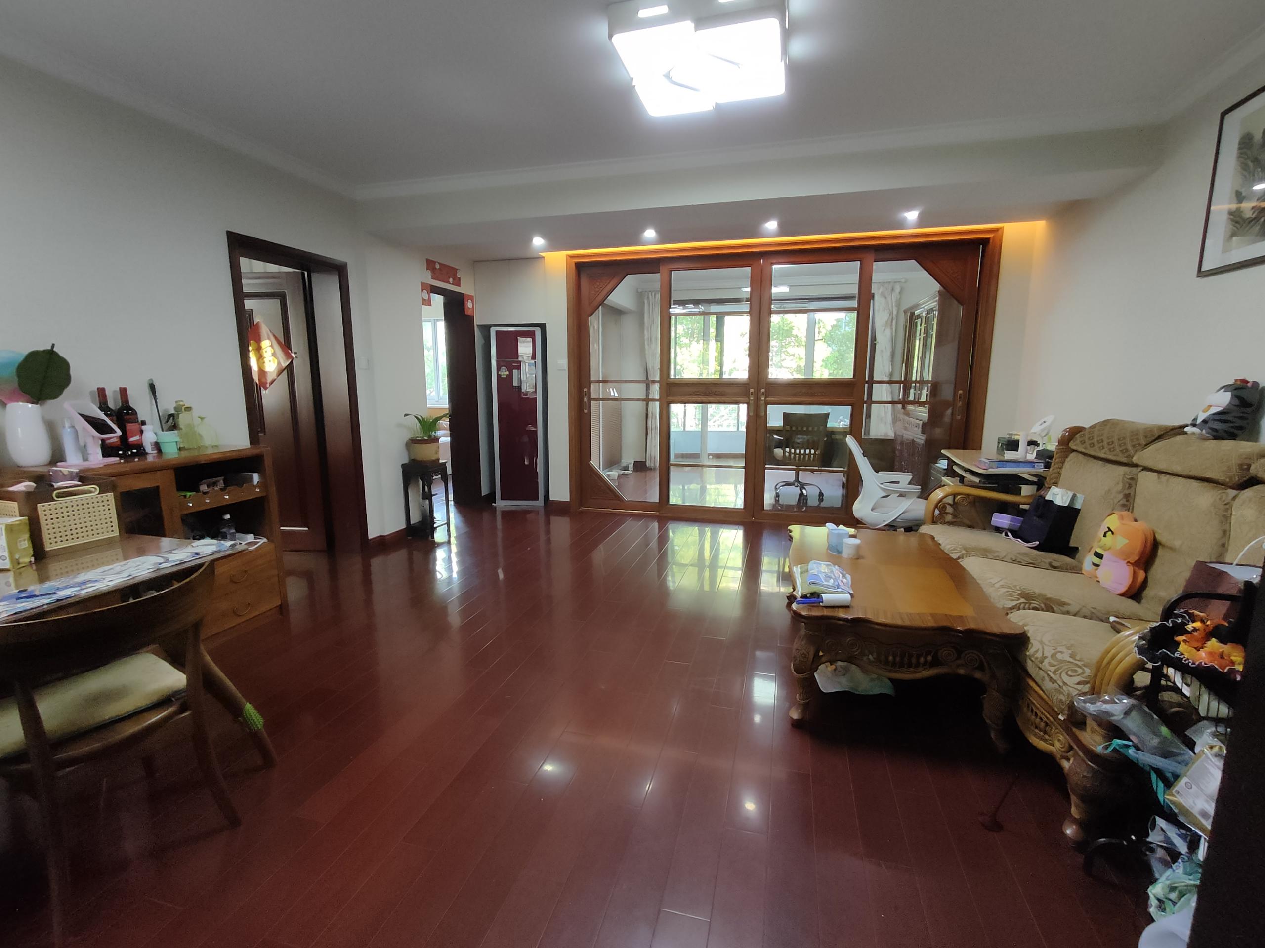 宝隆花园 3室2厅1卫 109.57m²