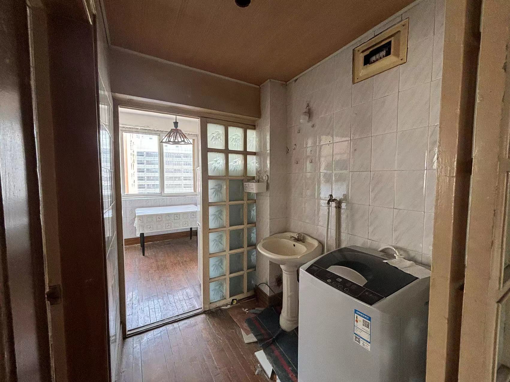 光明东村一期 1室1厅1卫 58.09m&sup2;