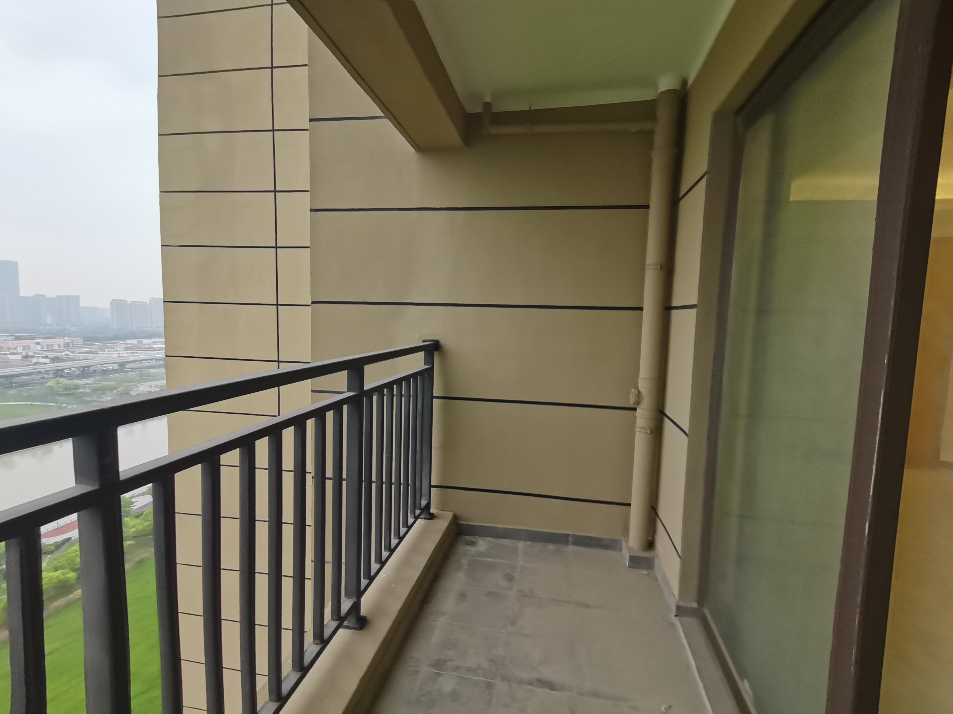 富力院士廷 4室2厅2卫 136m&sup2;