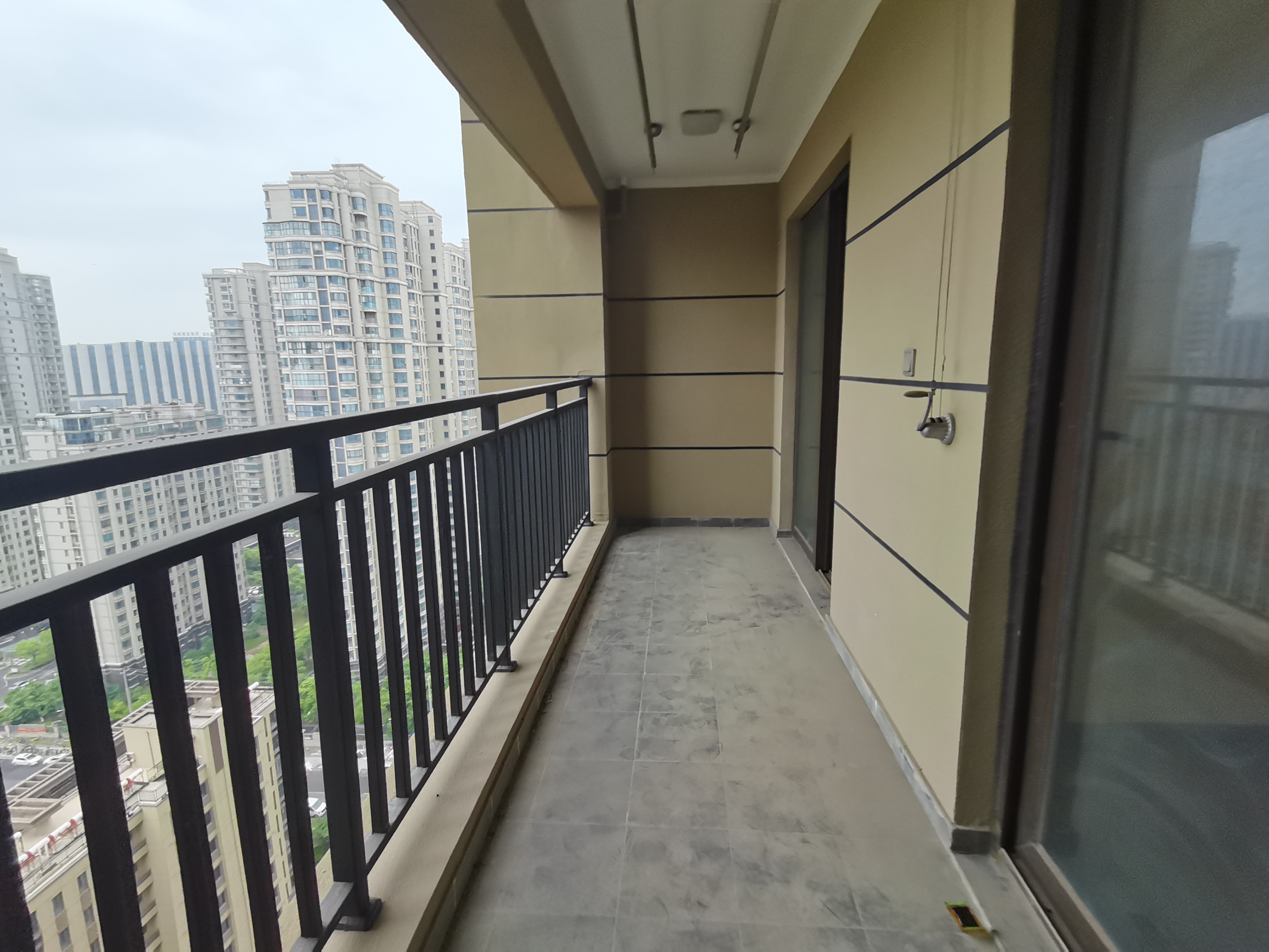 富力院士廷 4室2厅2卫 136m&sup2;