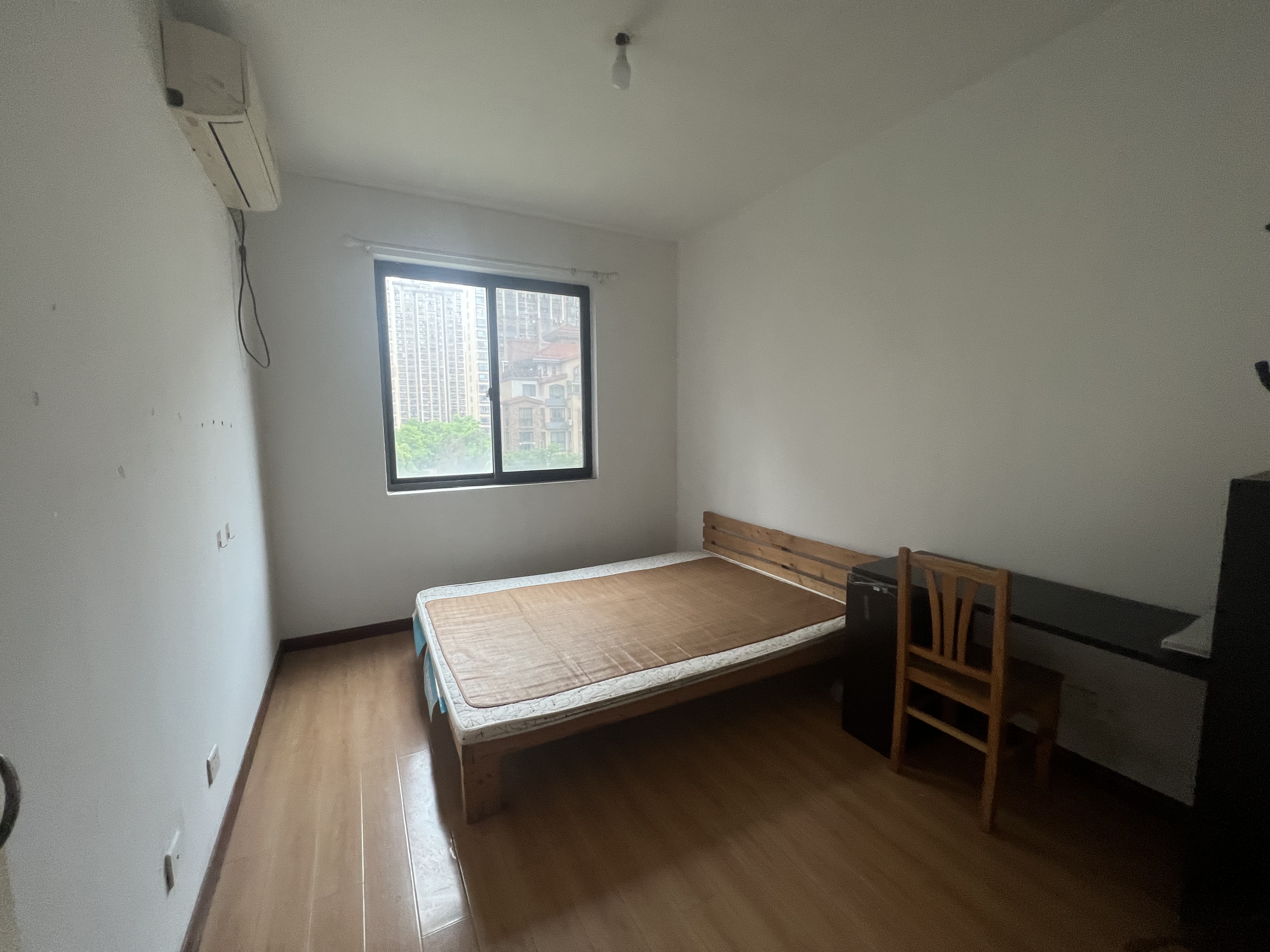 华强城一期 3室2厅2卫 131.93m&sup2;