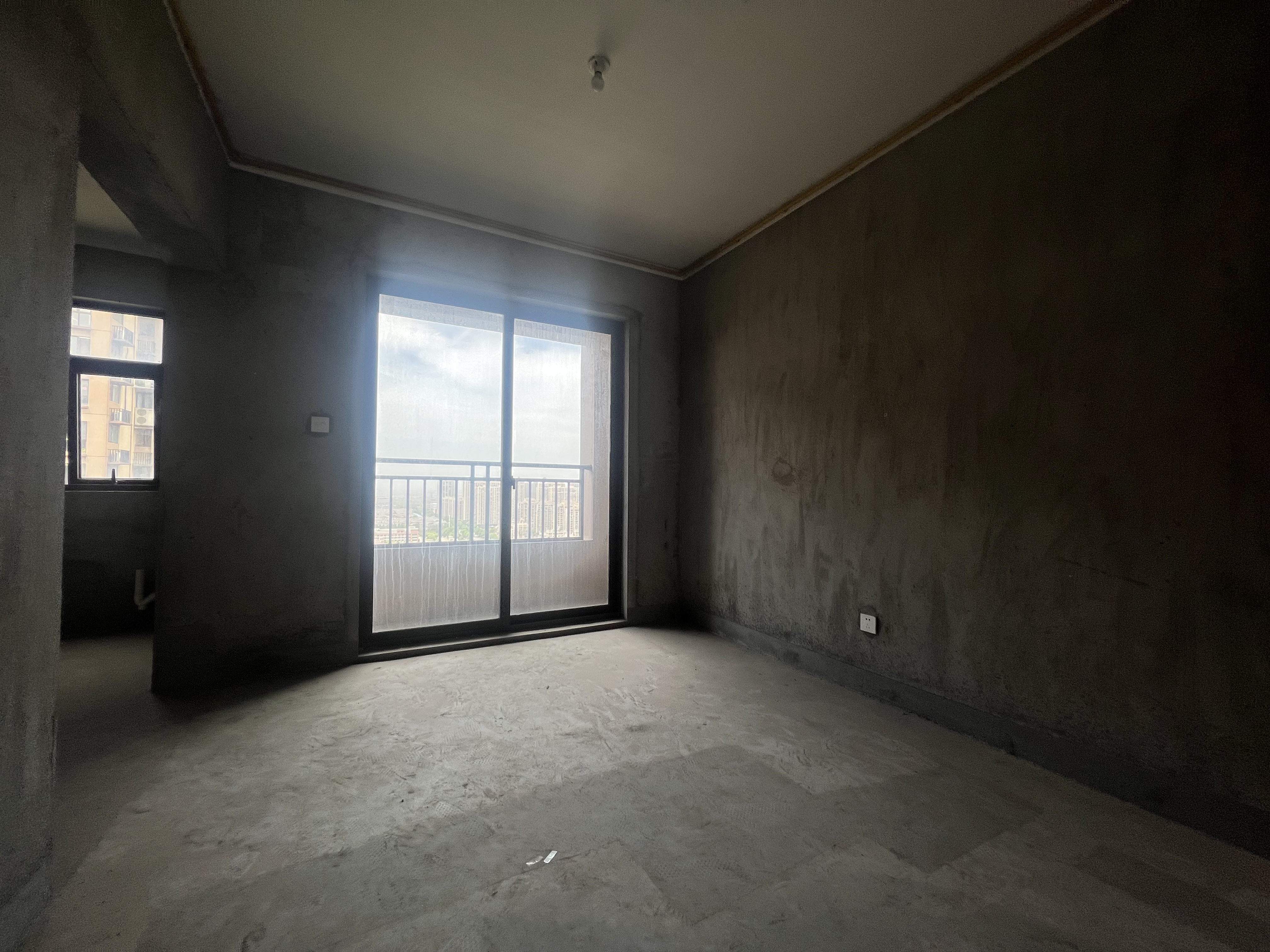 华强城 4室2厅2卫 146m&sup2;
