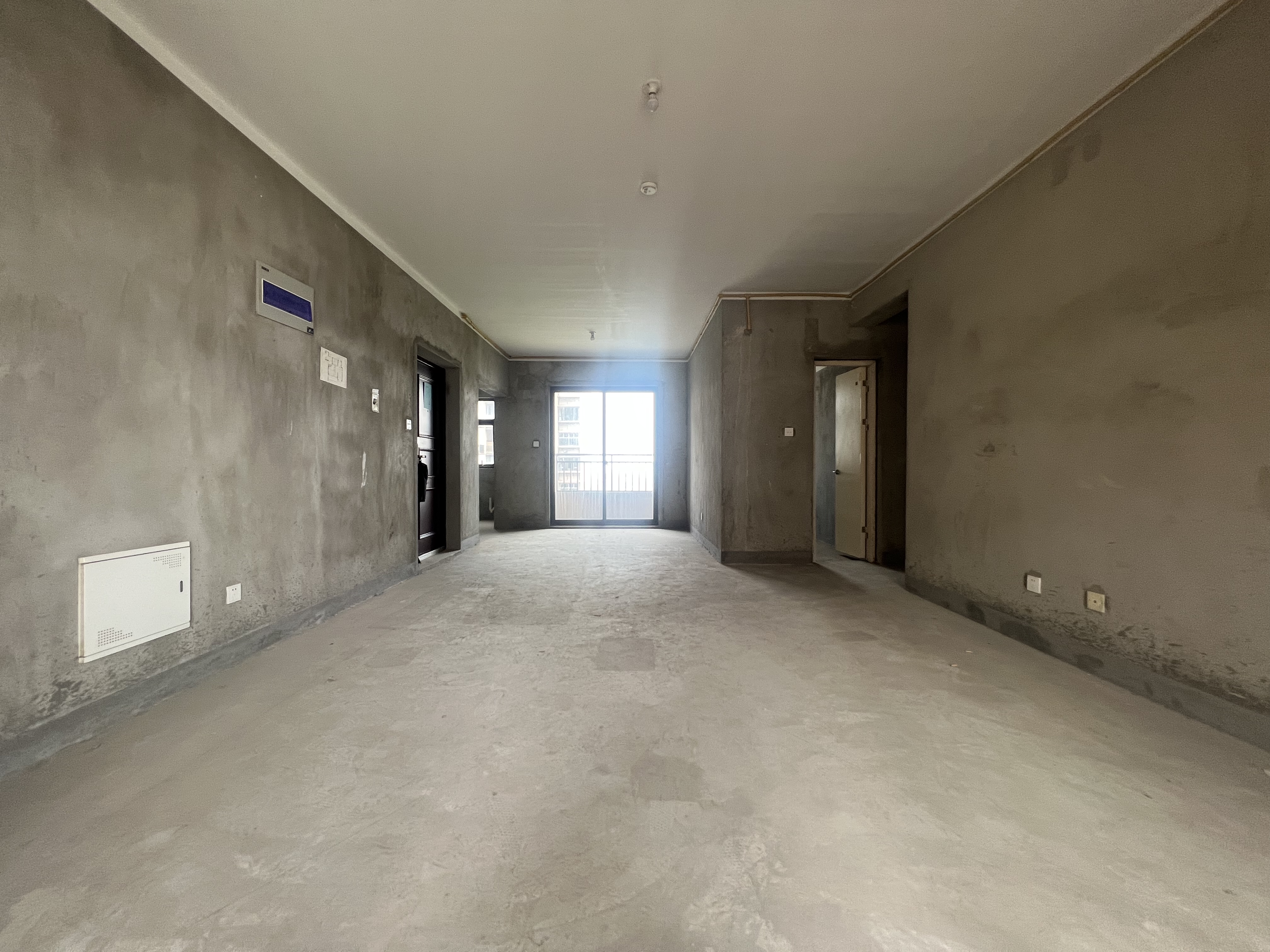 华强城 4室2厅2卫 146m²