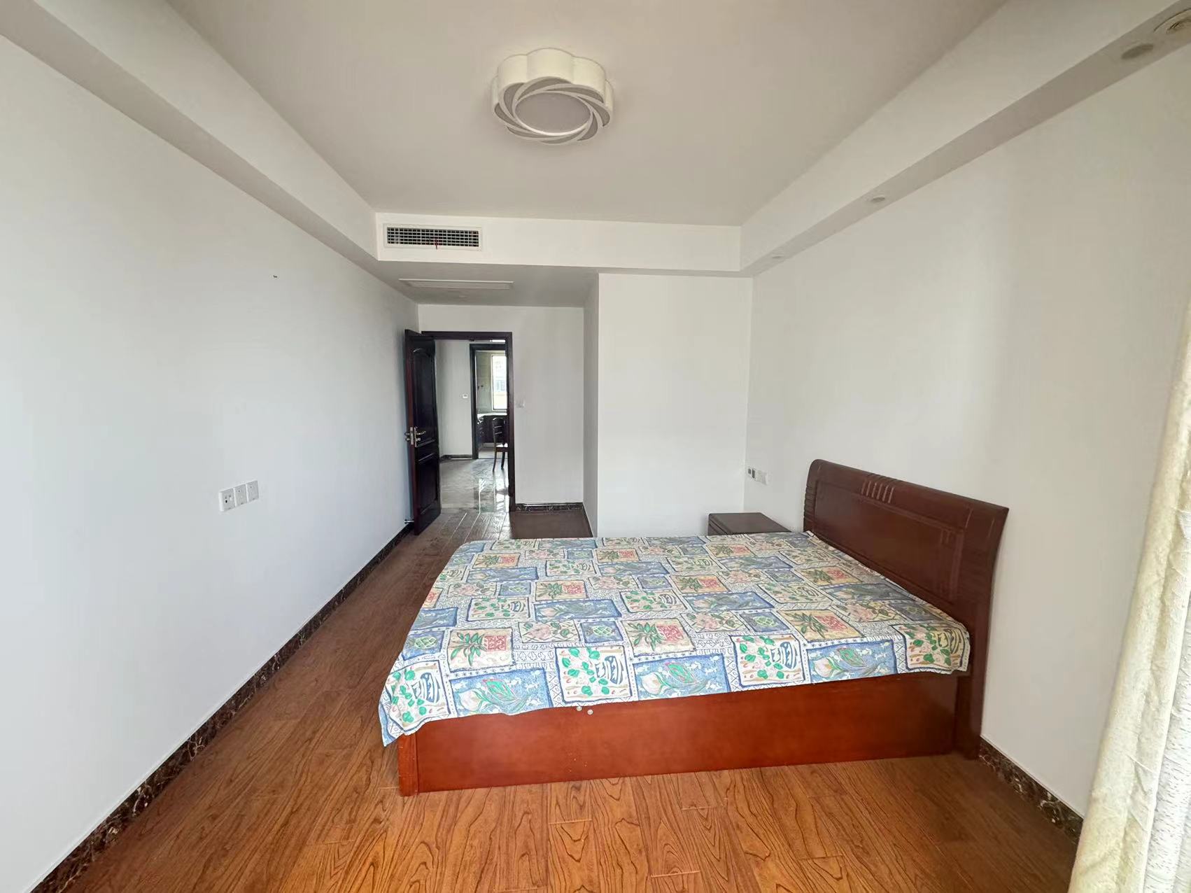 苏建名都城 3室2厅2卫 136.70m&sup2;
