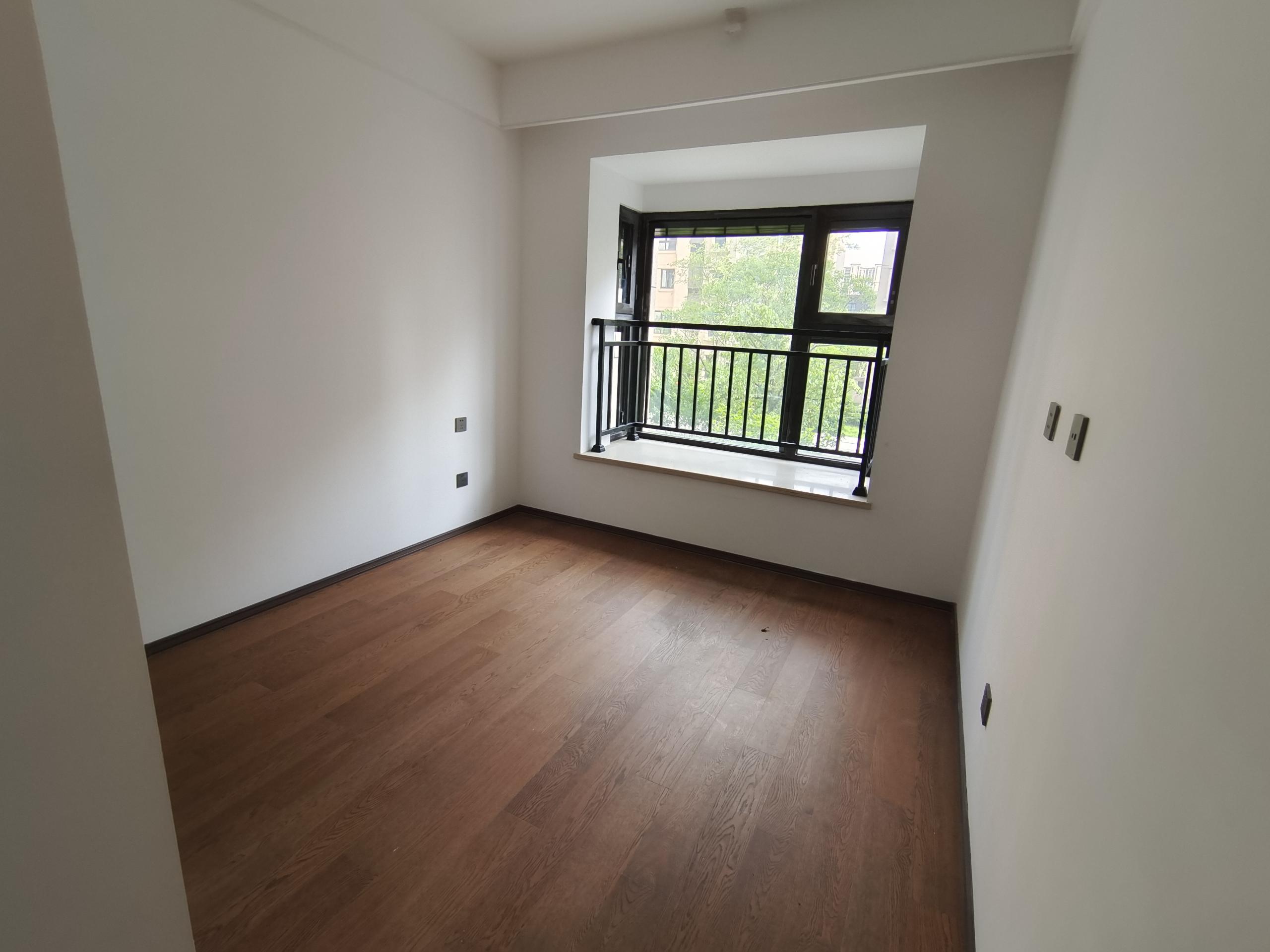 春风南岸东园 4室2厅2卫 122m&sup2;
