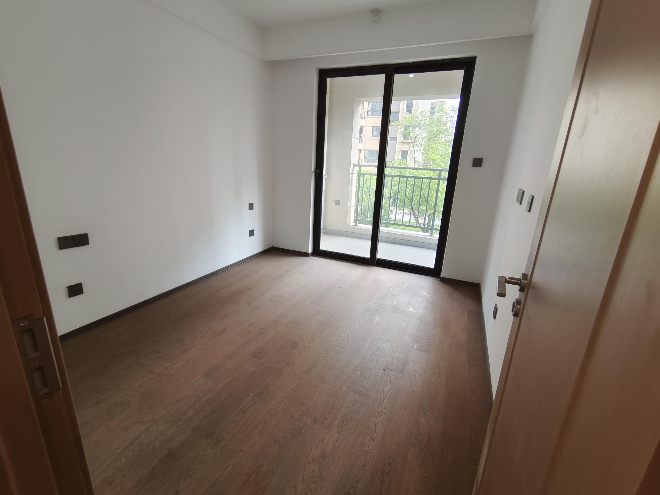 春风南岸东园 4室2厅2卫 122m&sup2;