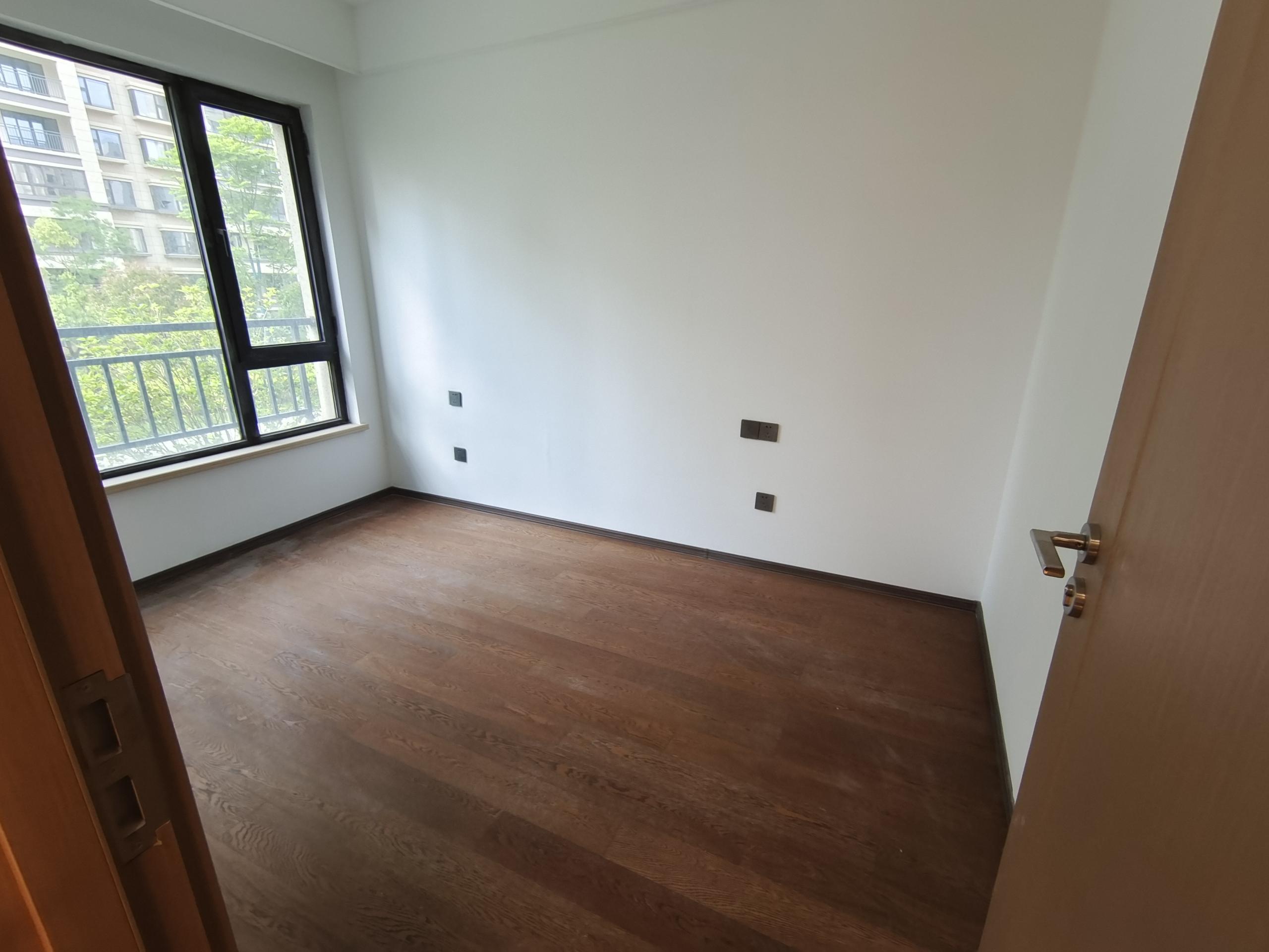 春风南岸东园 4室2厅2卫 122m&sup2;