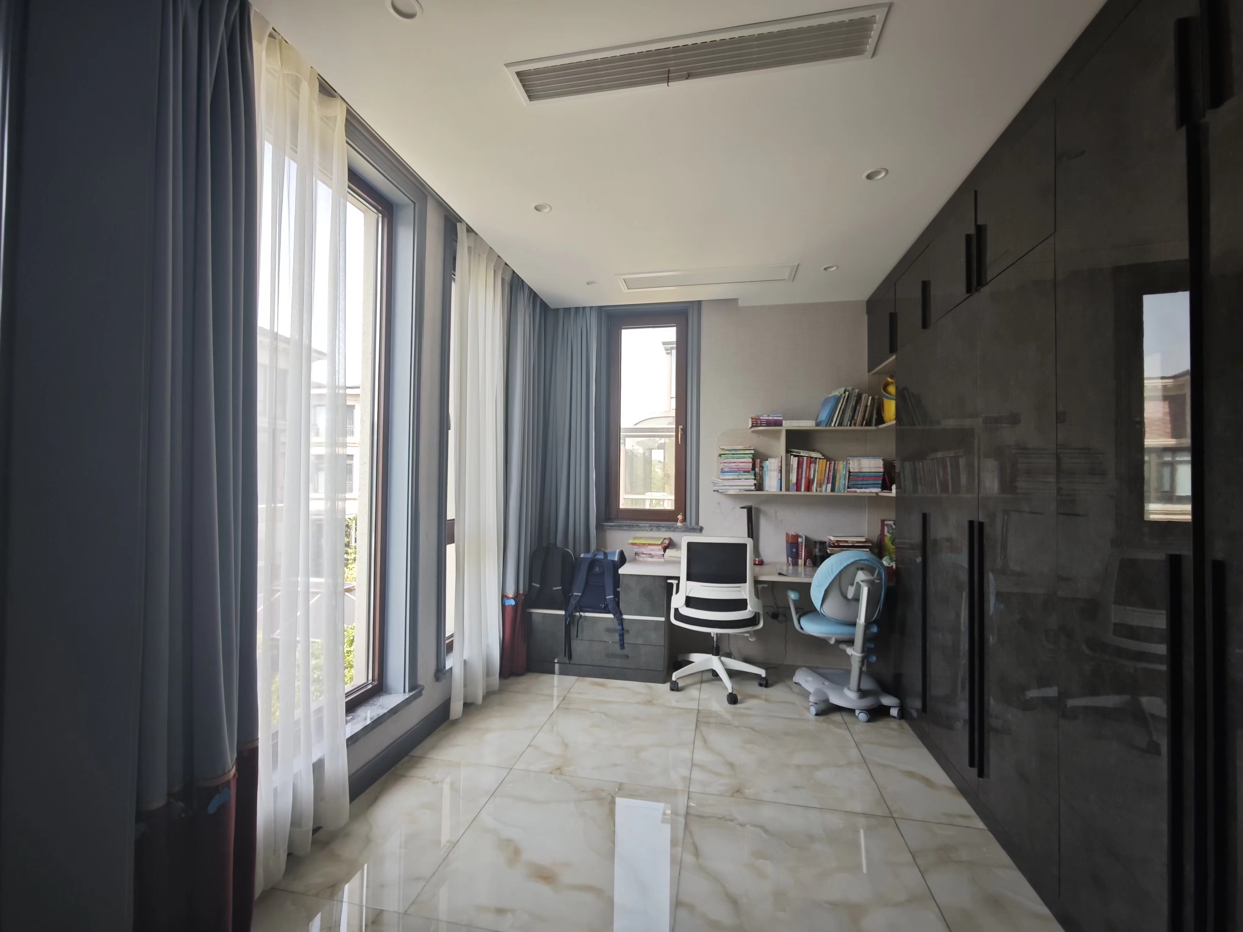顺发御园 5室2厅4卫 310m&sup2;