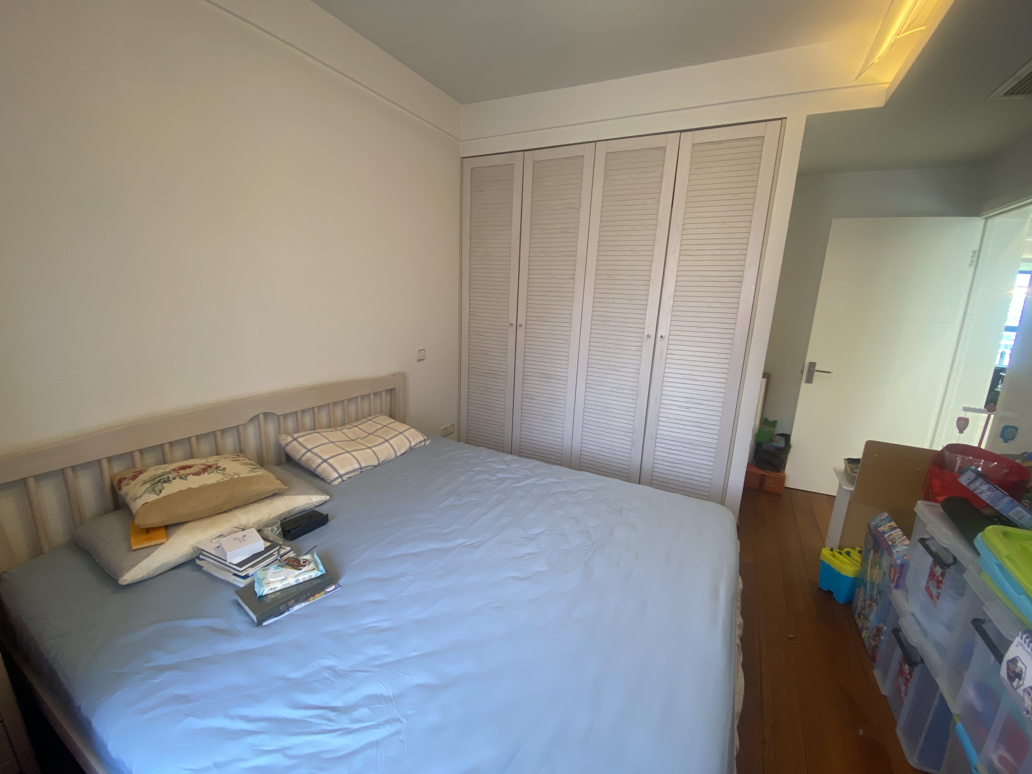 新城小区 3室2厅2卫 180.52m&sup2;
