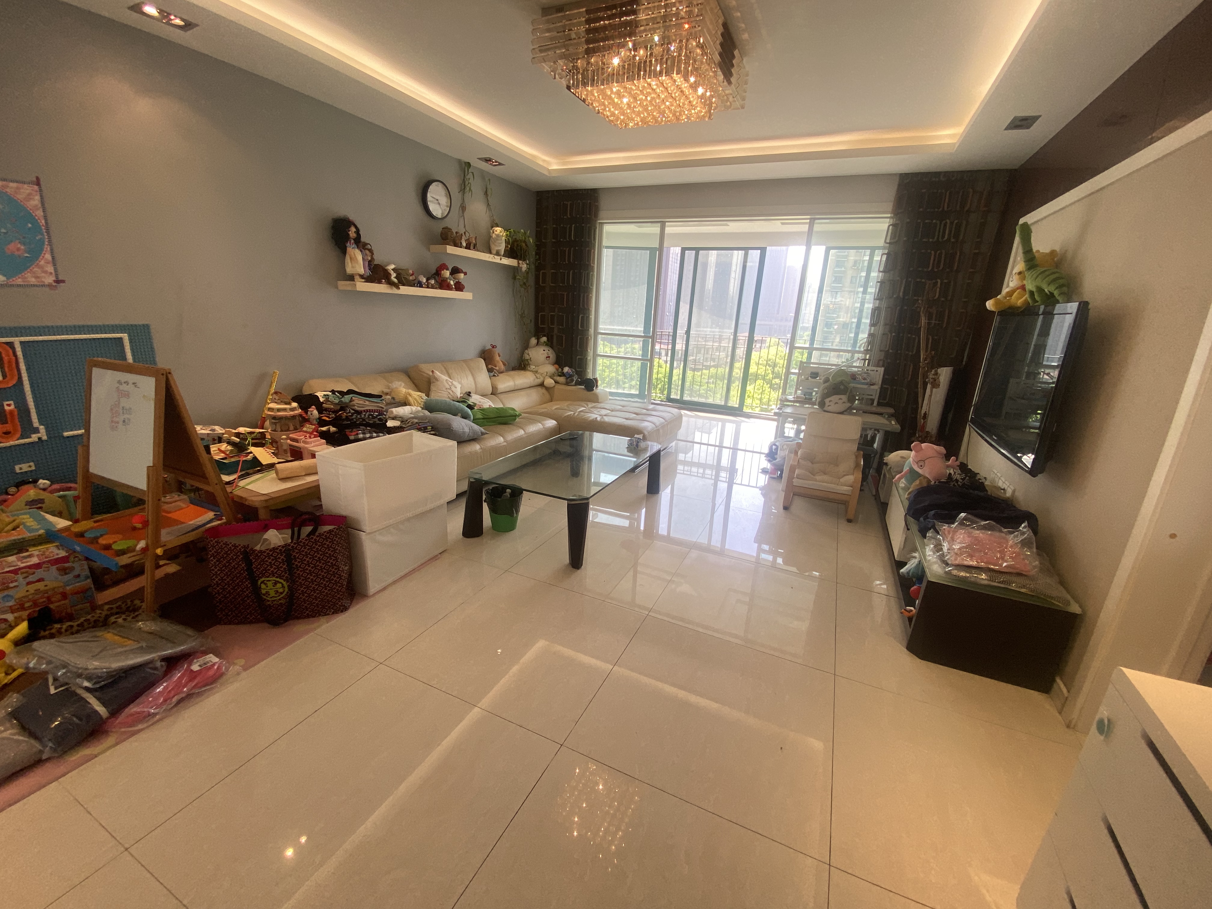 新城小区 3室2厅2卫 180.52m&sup2;