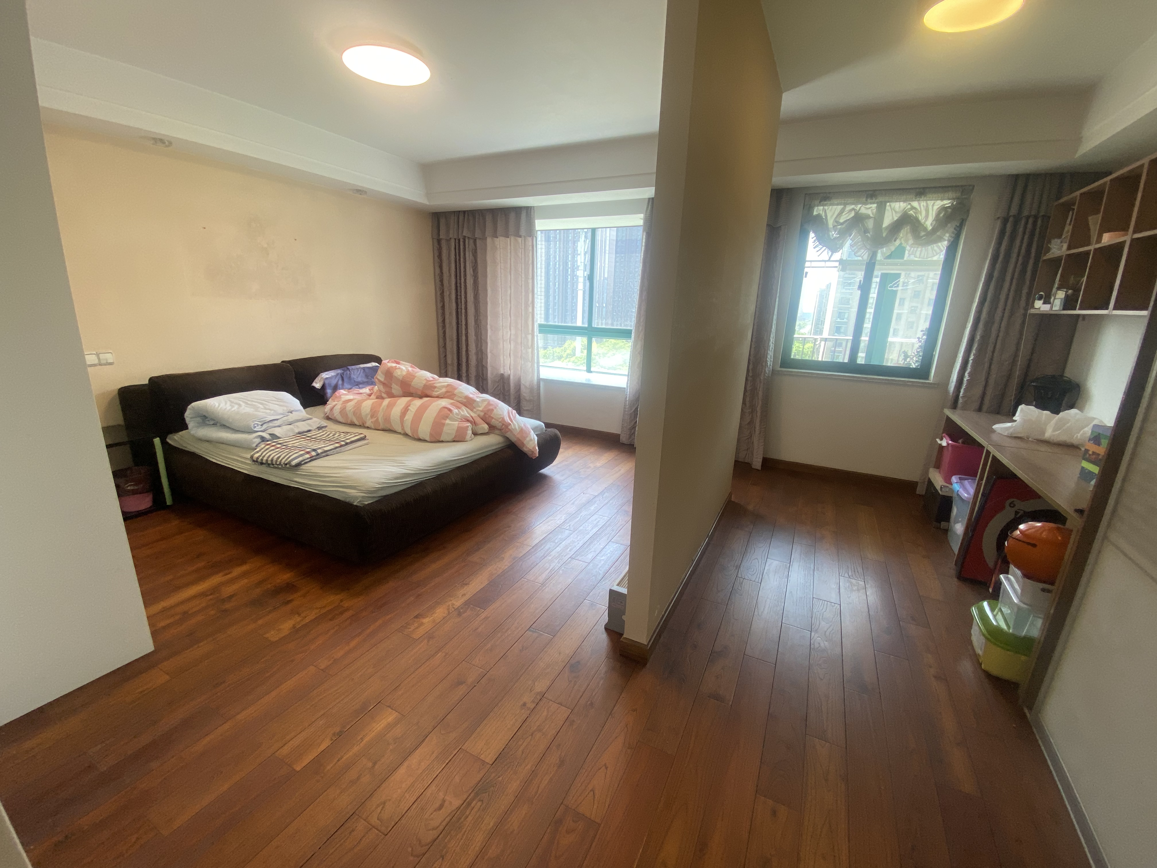 新城小区 3室2厅2卫 180.52m&sup2;
