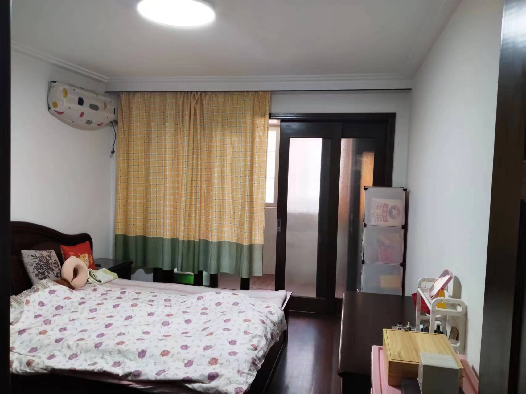 黎明花园 3室2厅1卫 141.00m&sup2;