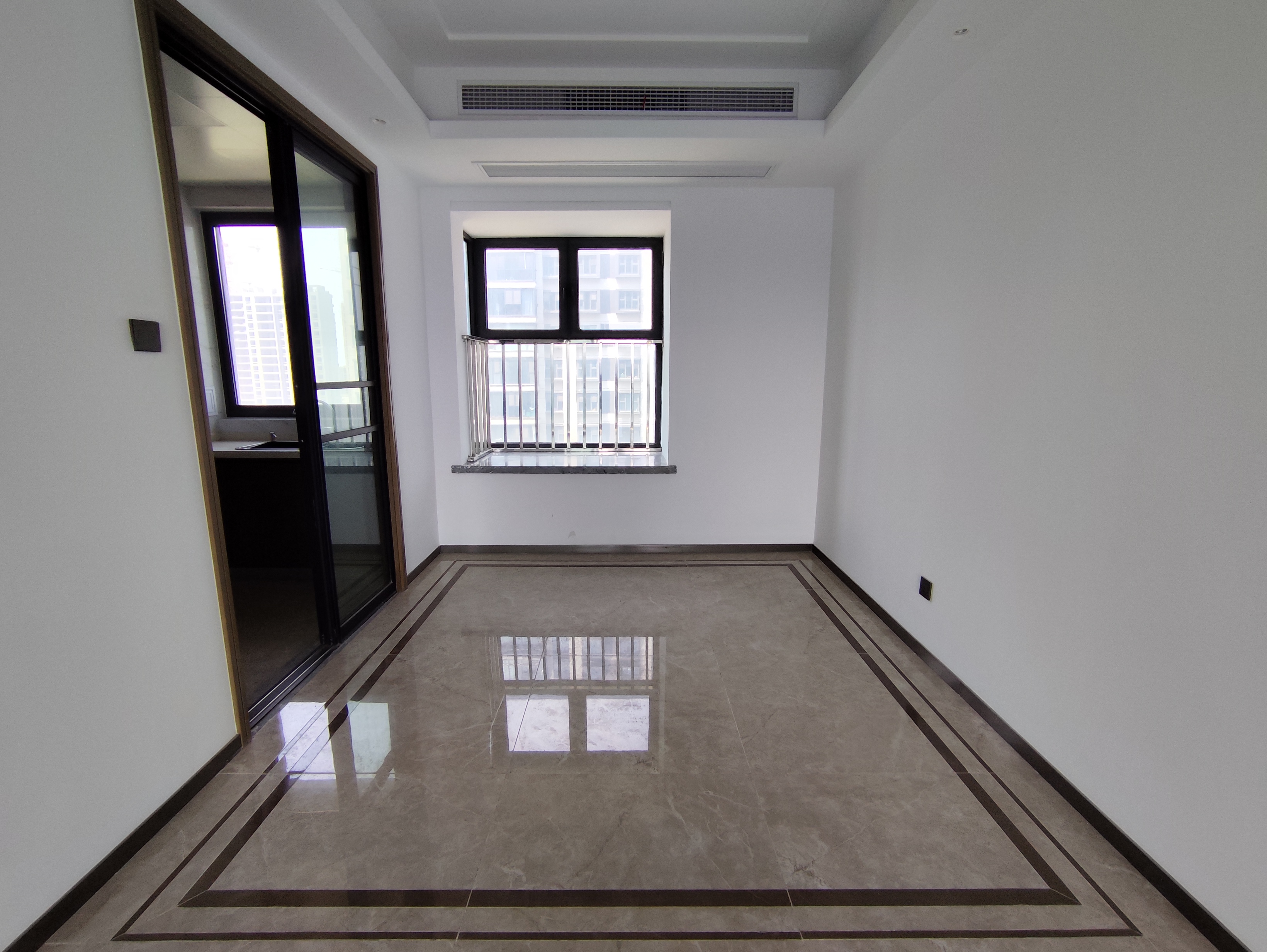 都会沁园 4室2厅2卫 149m&sup2;