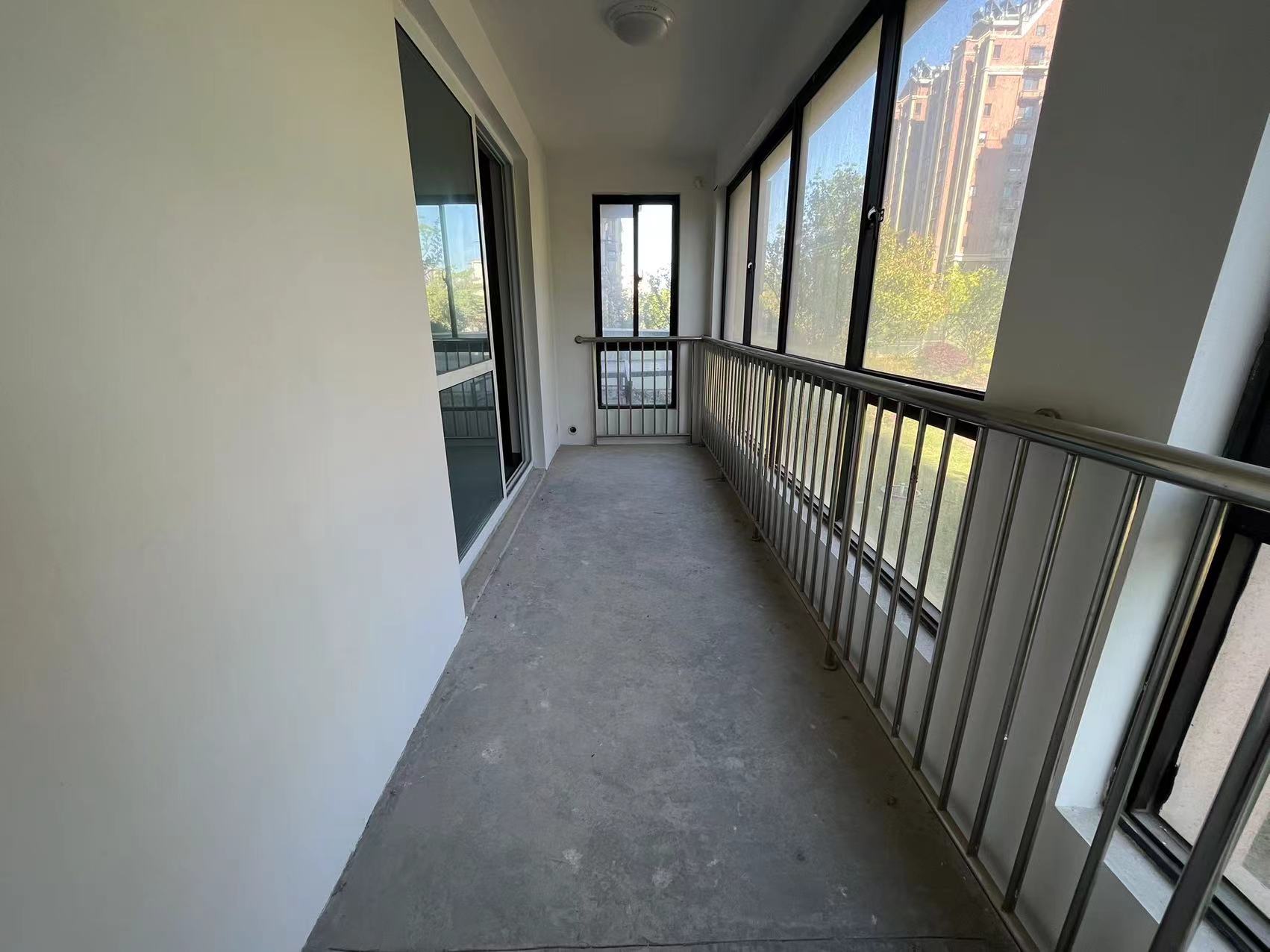 光明嘉苑 3室2厅2卫 135m&sup2;