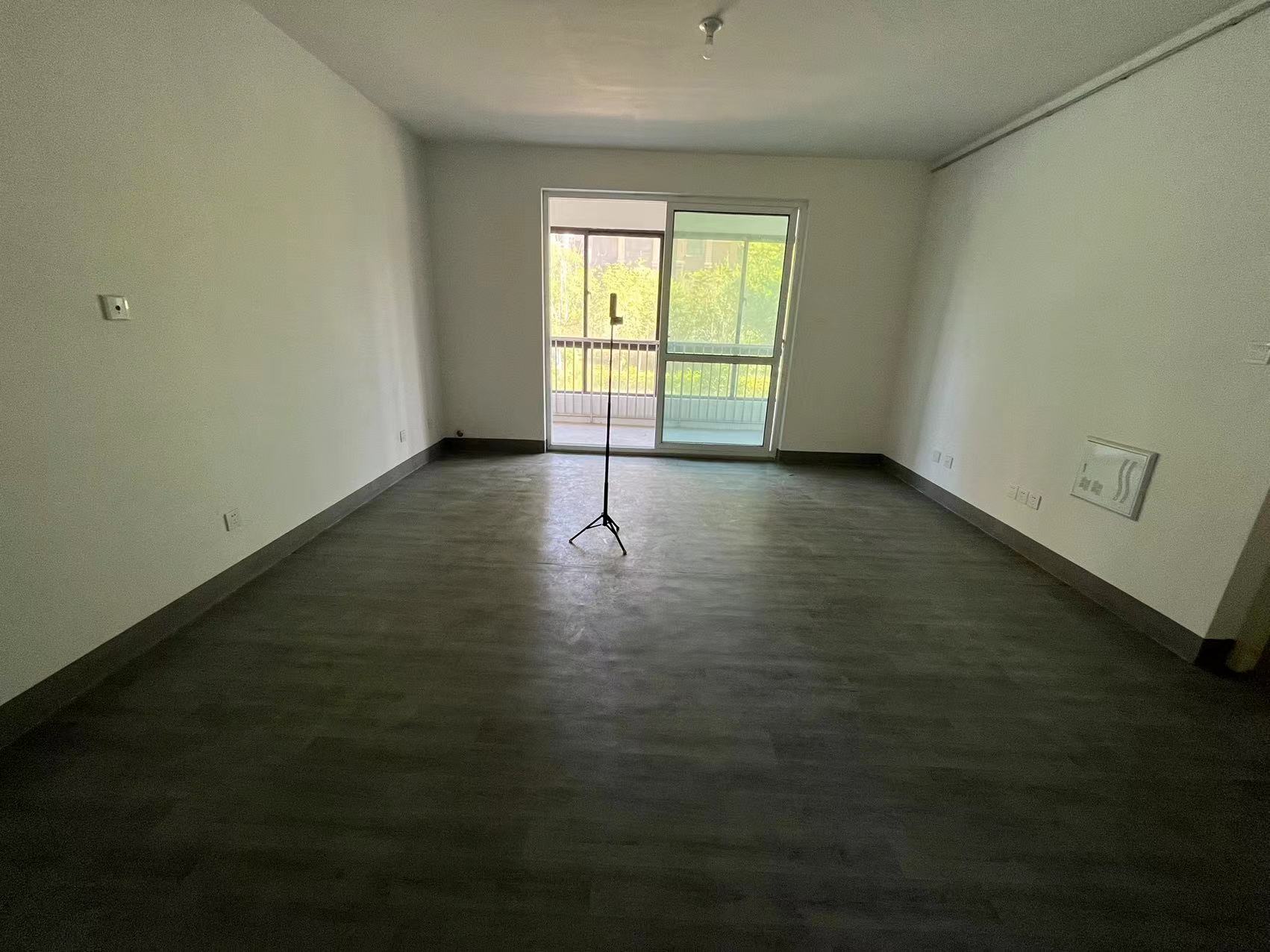 光明嘉苑 3室2厅2卫 135m²