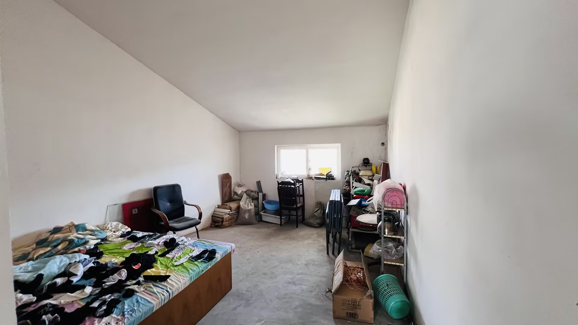 世纪新城 4室2厅1卫 180.00m&sup2;