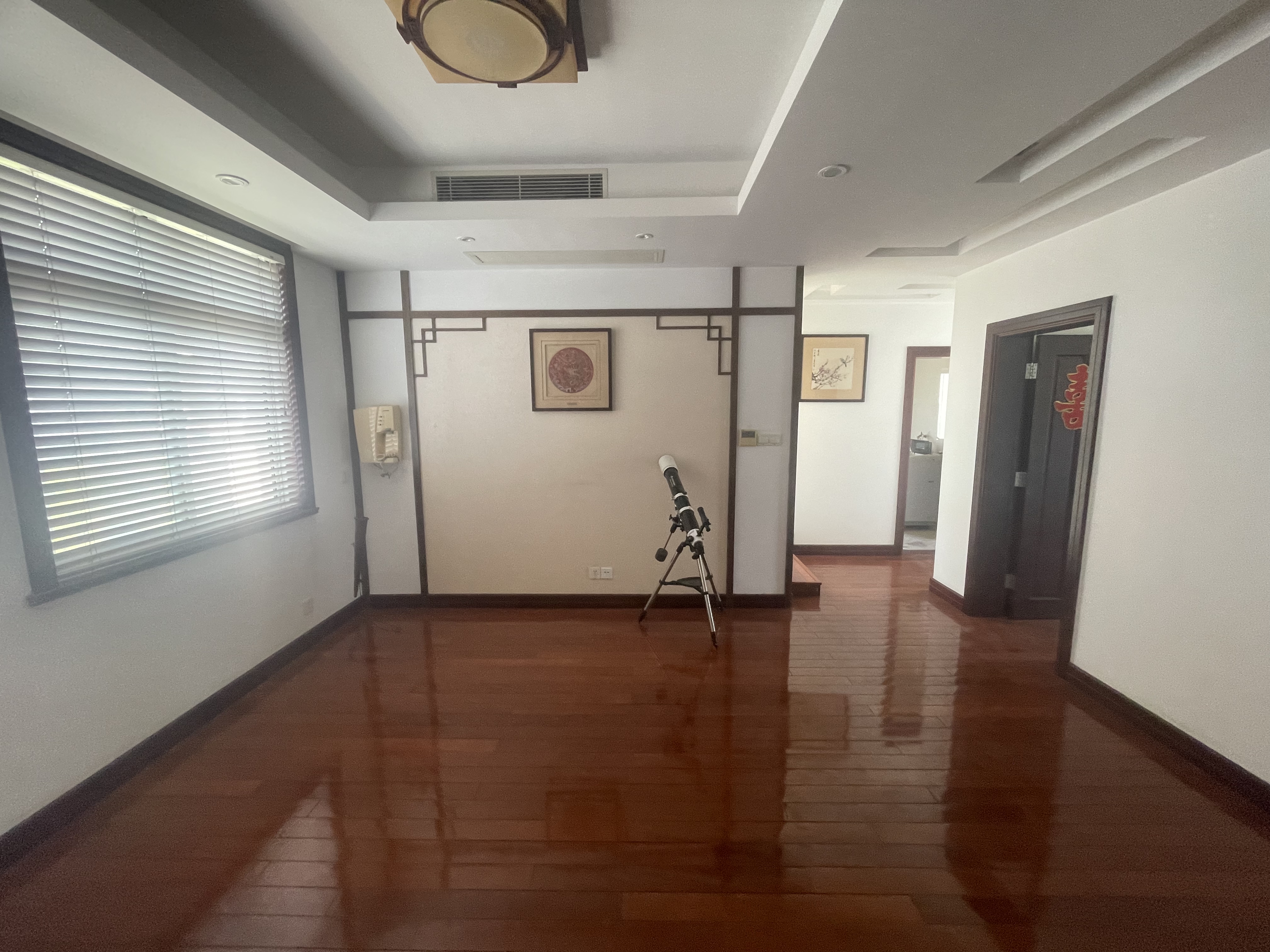 凤凰莱茵苑 5室2厅3卫 247.00m&sup2;