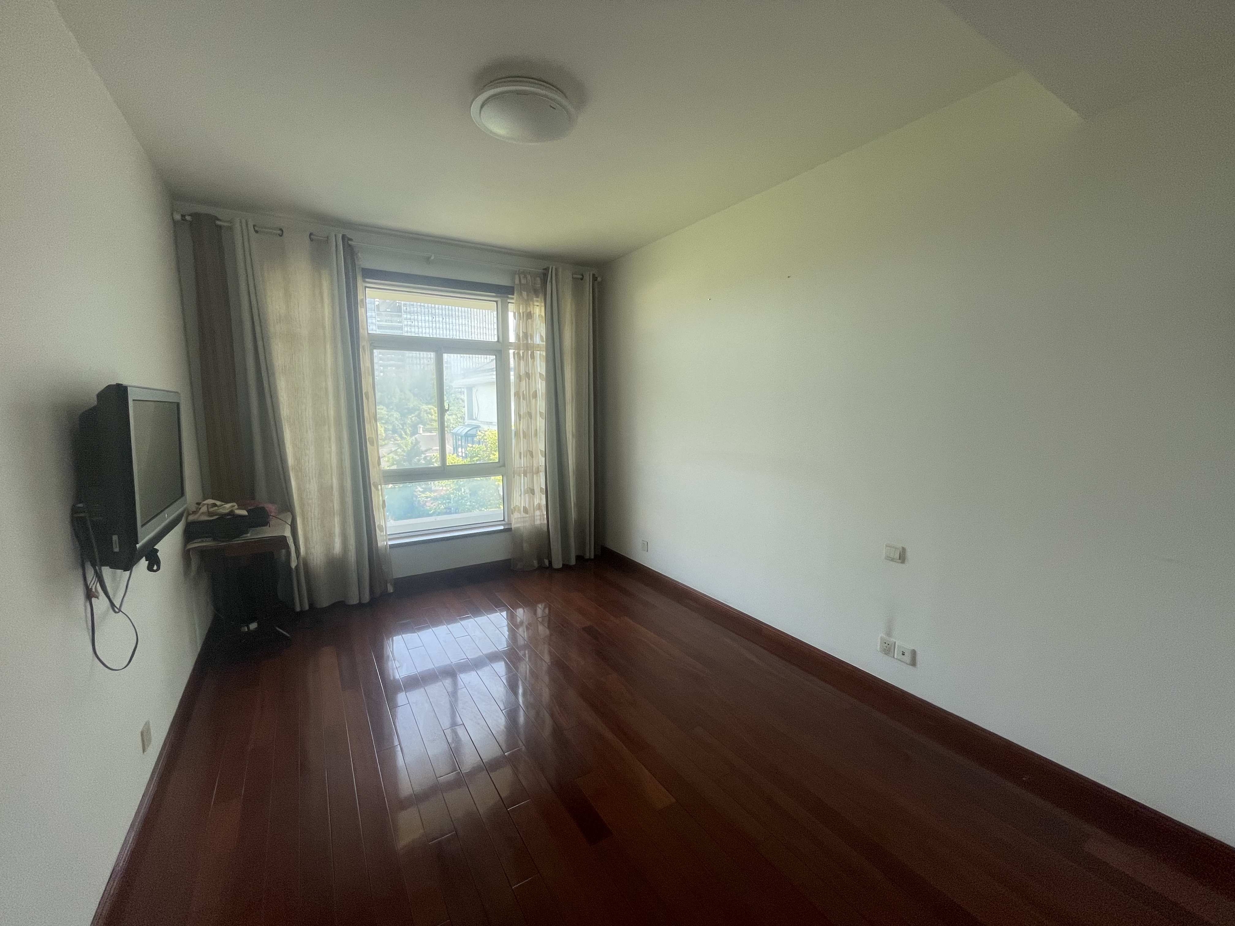 凤凰莱茵苑 5室2厅3卫 247.00m&sup2;