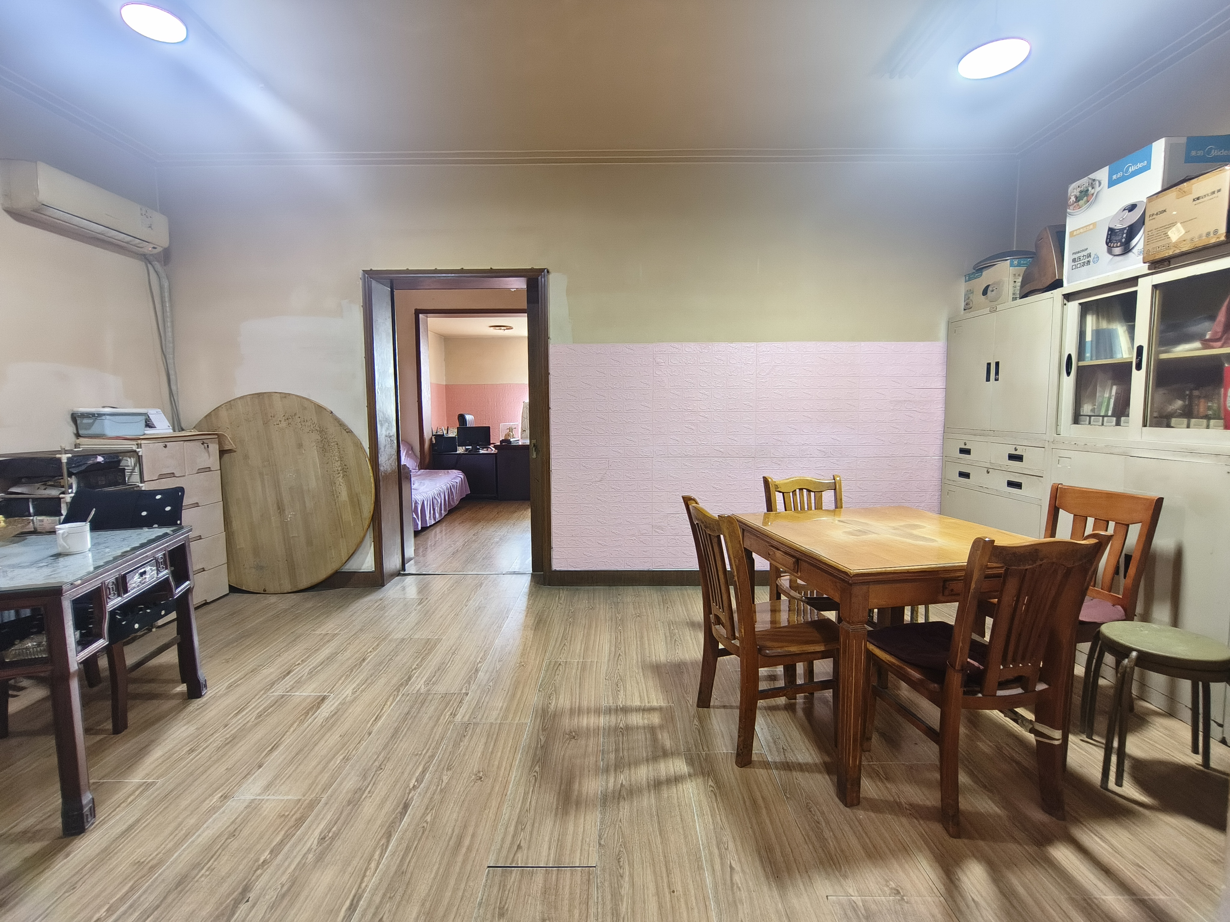 王府大厦 2室2厅1卫 101.2m&sup2;
