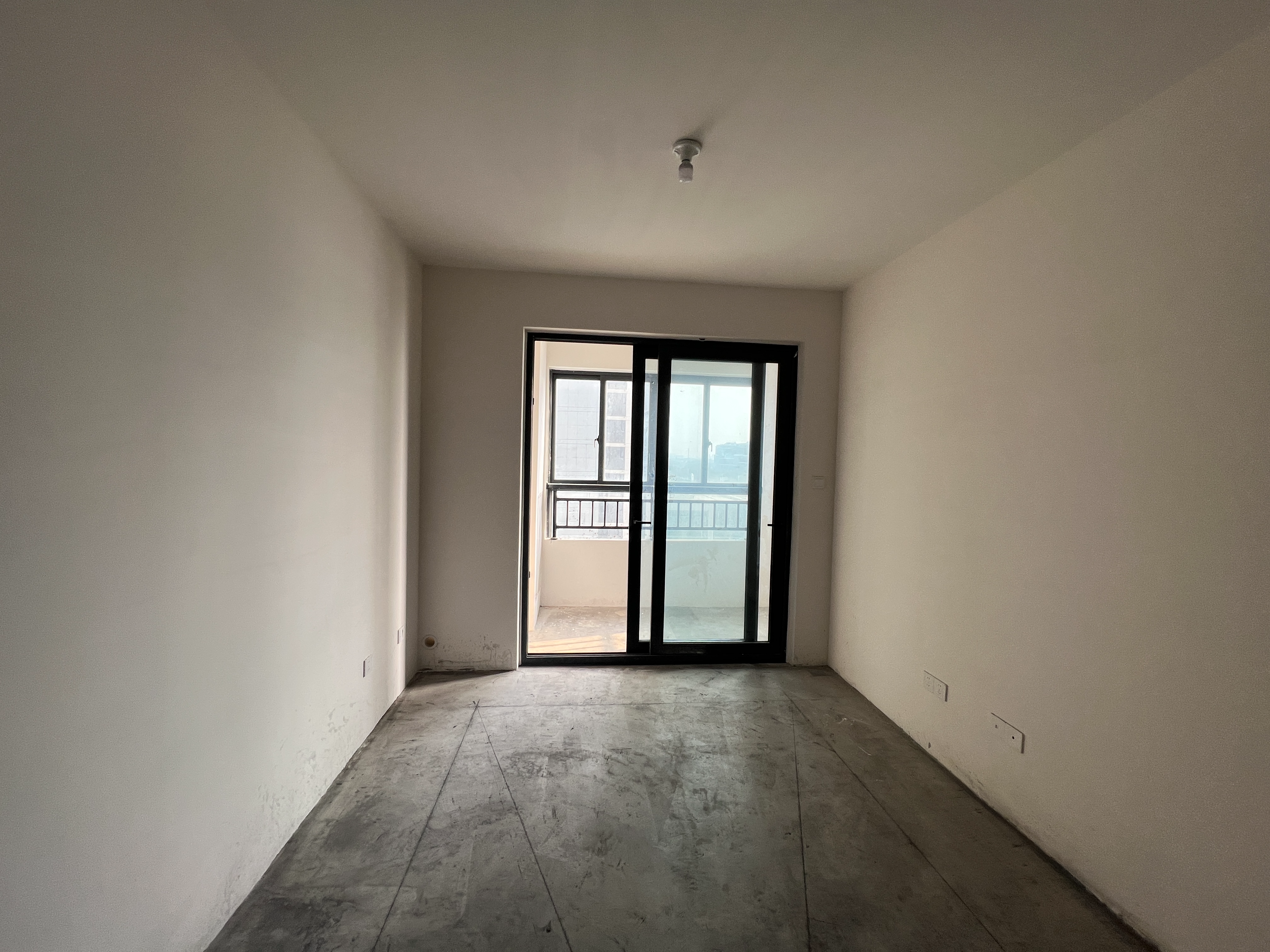 东时区 3室2厅1卫 82m²