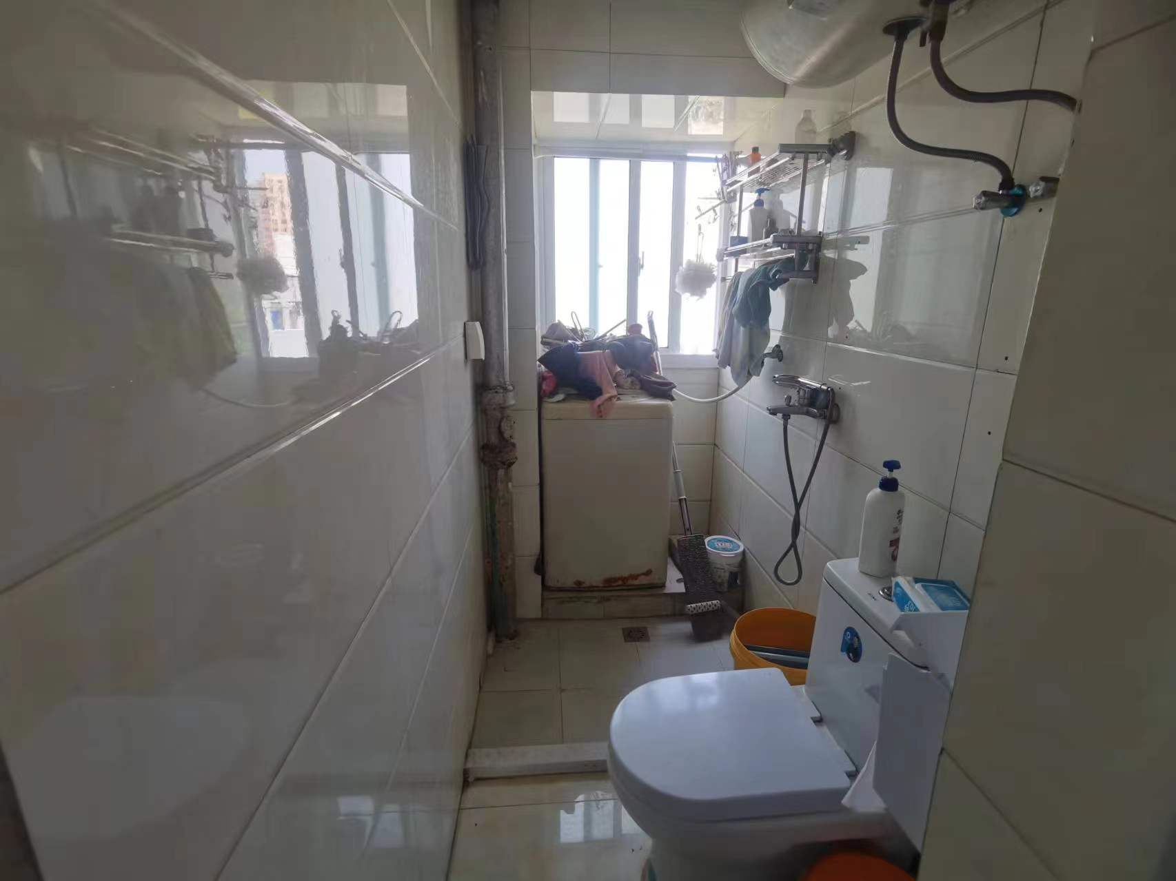 虹桥新村(朝霞路) 2室1厅1卫 64m&sup2;