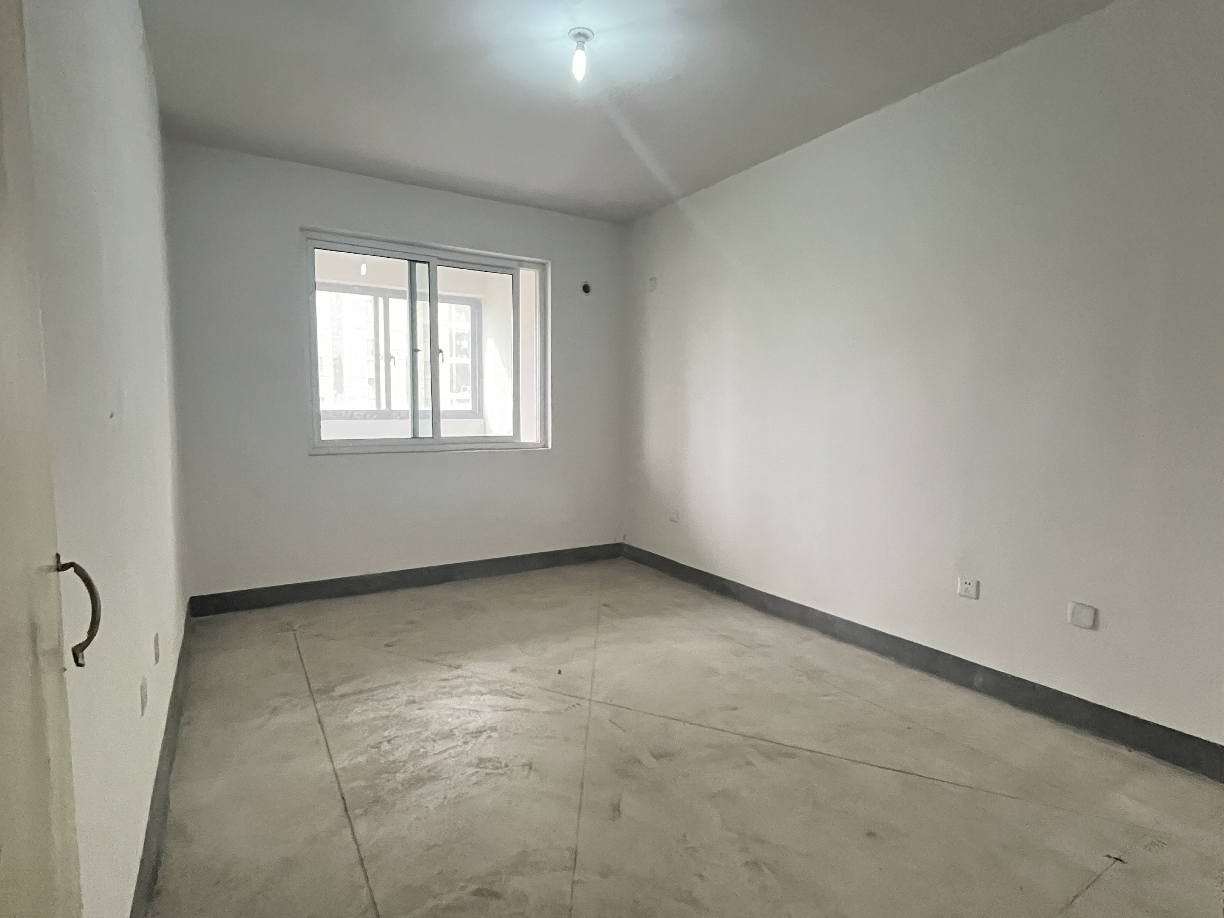 紫东南苑南区 3室2厅1卫 131m&sup2;