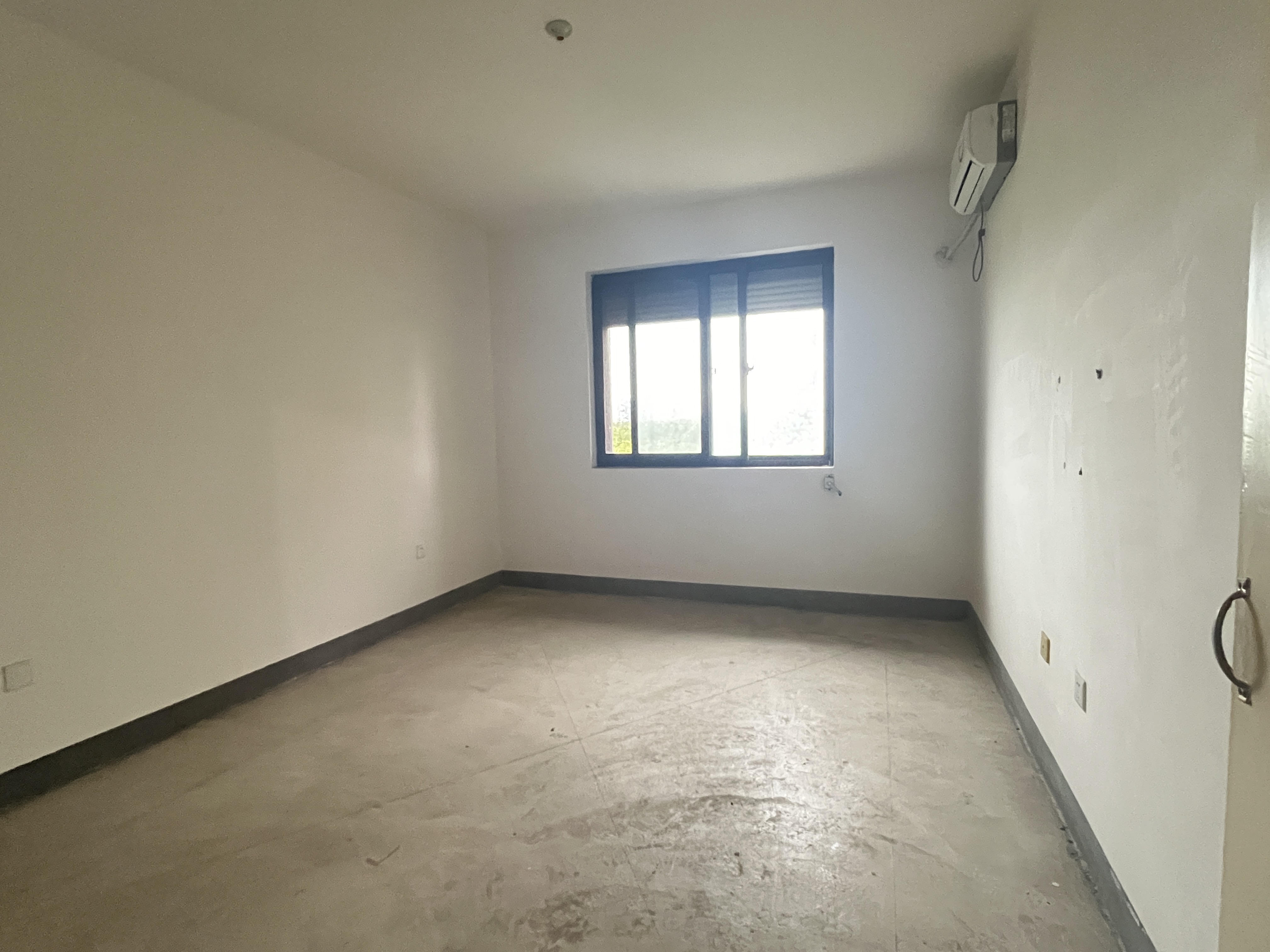 紫东南苑南区 3室2厅1卫 131m&sup2;