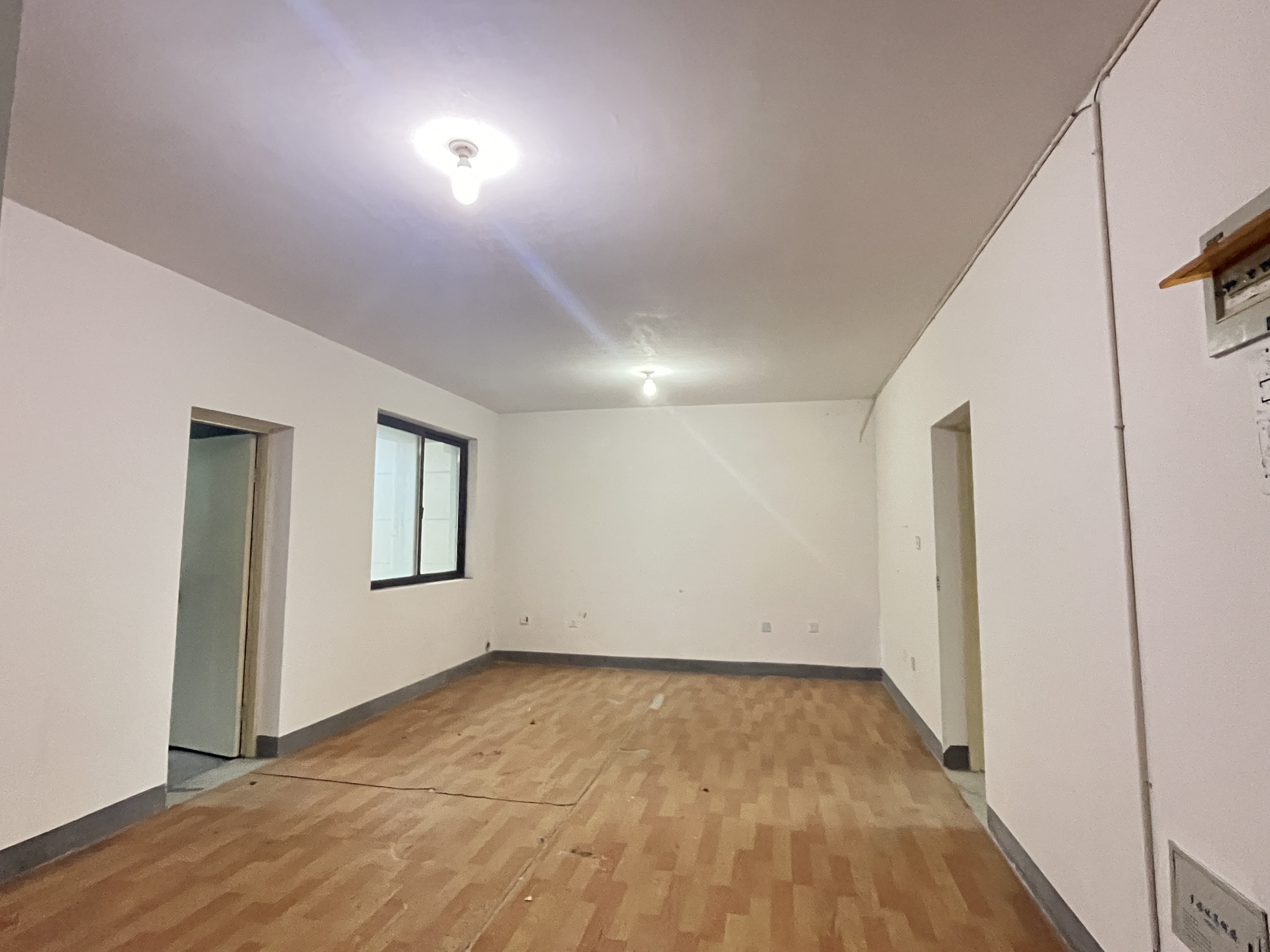 紫东南苑南区 3室2厅1卫 131m&sup2;
