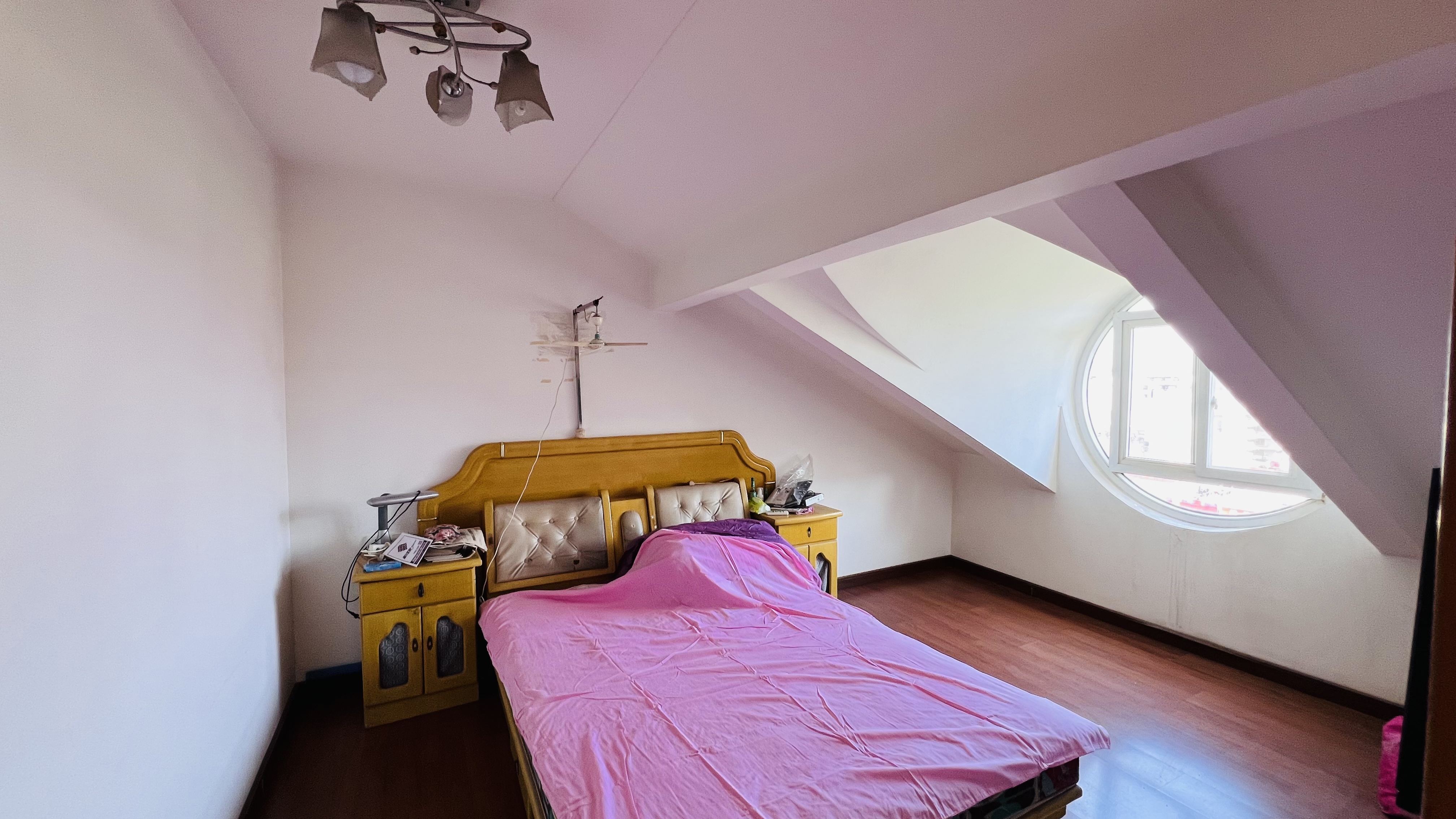 五一新村西区 4室2厅1卫 170m&sup2;