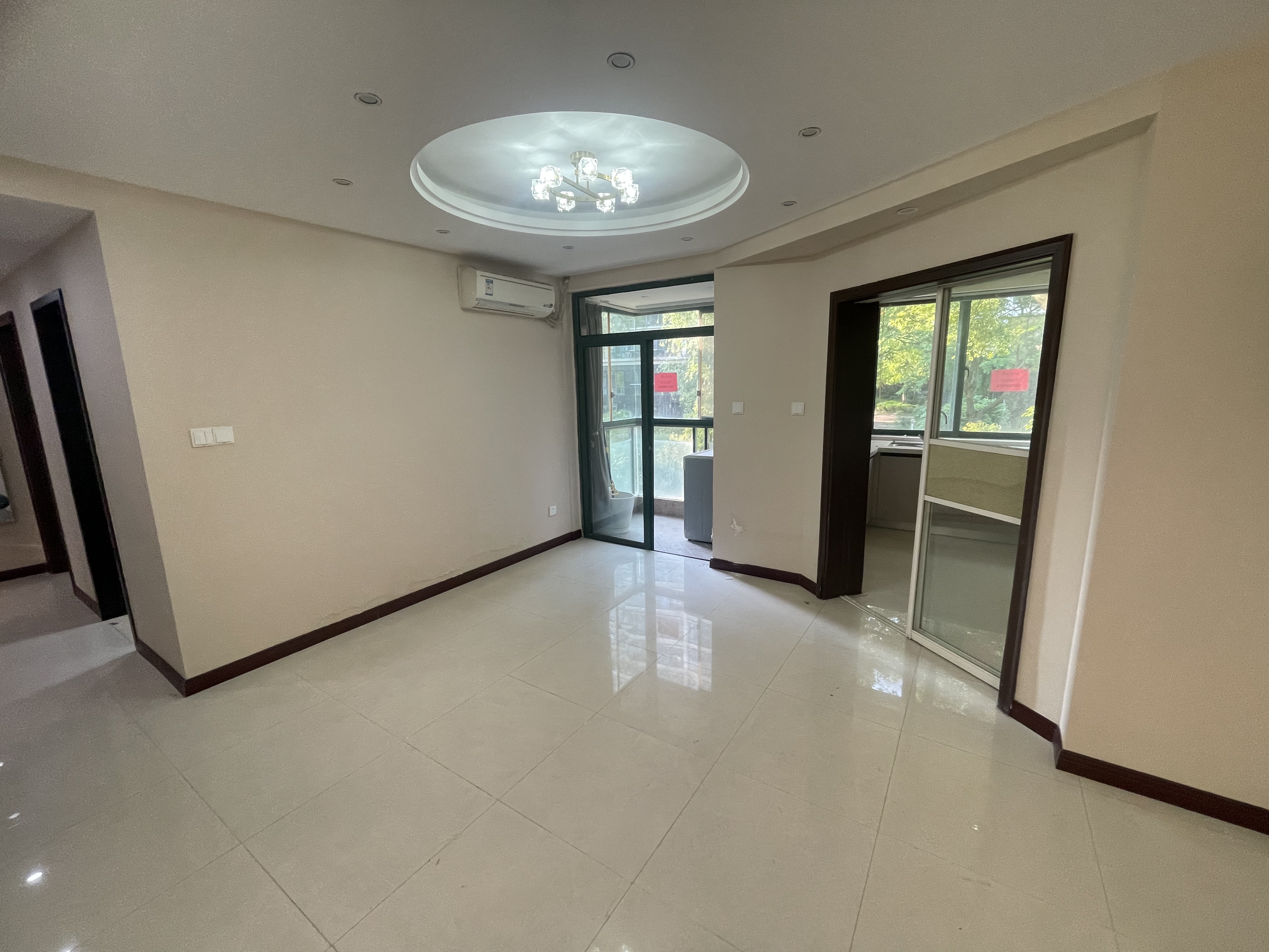 凤凰莱茵苑 3室2厅1卫 145.16m&sup2;