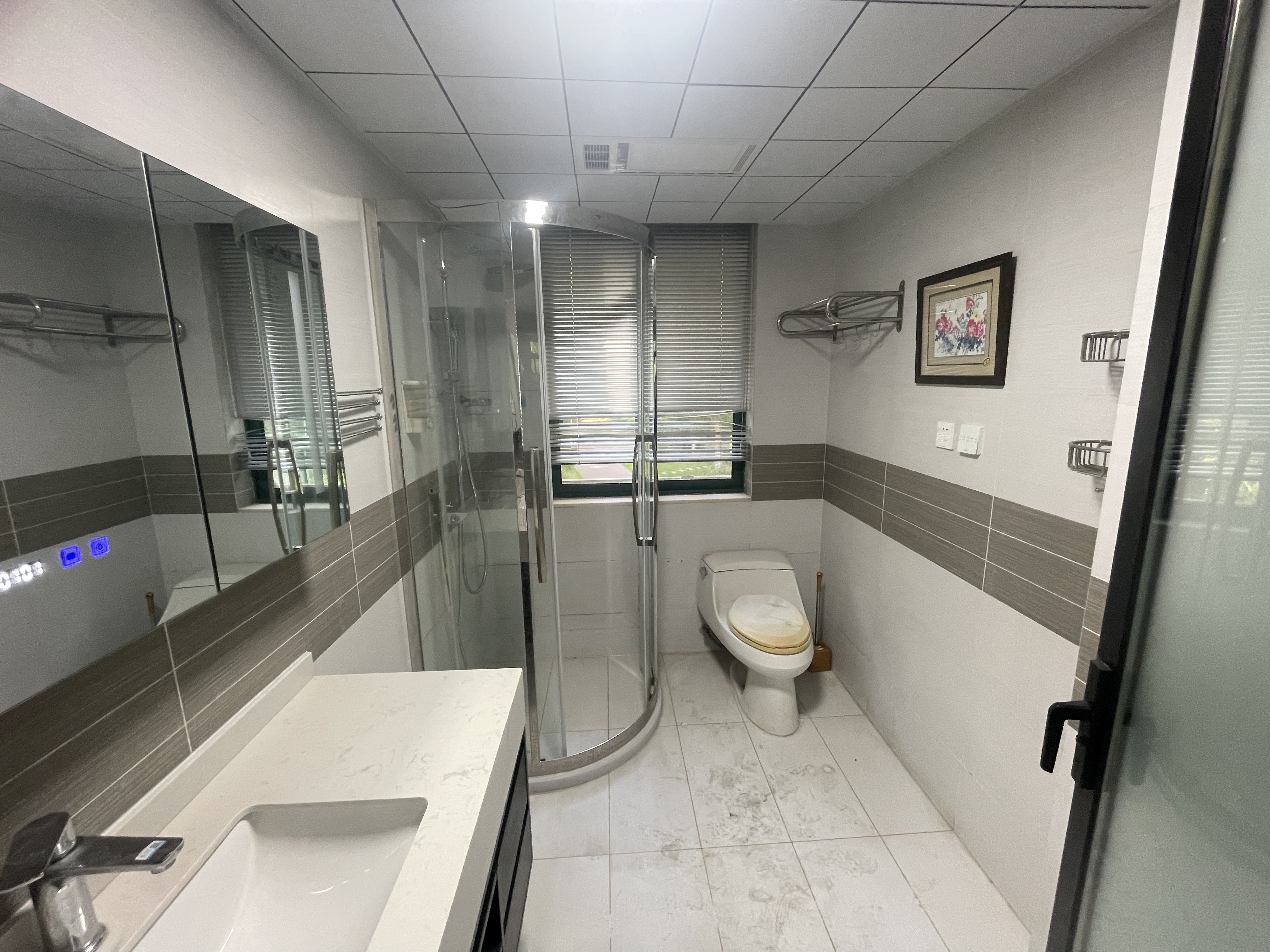 凤凰莱茵苑 3室2厅1卫 145.16m&sup2;