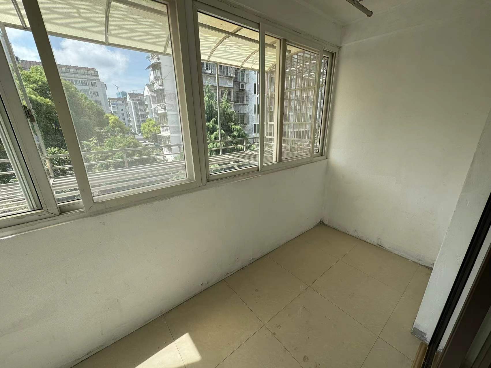 金辉花园 2室2厅1卫 92m&sup2;