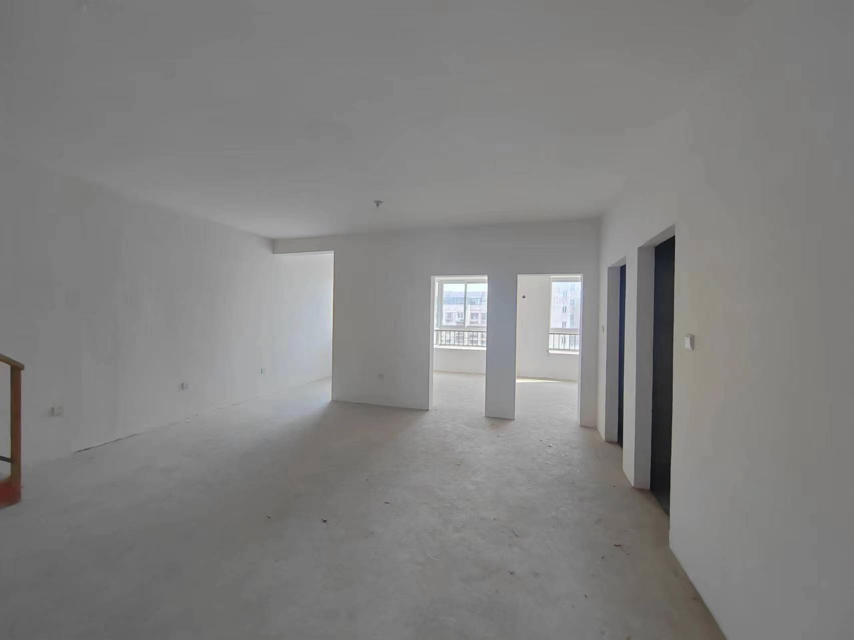 天霞苑 2室2厅2卫 156.00m²
