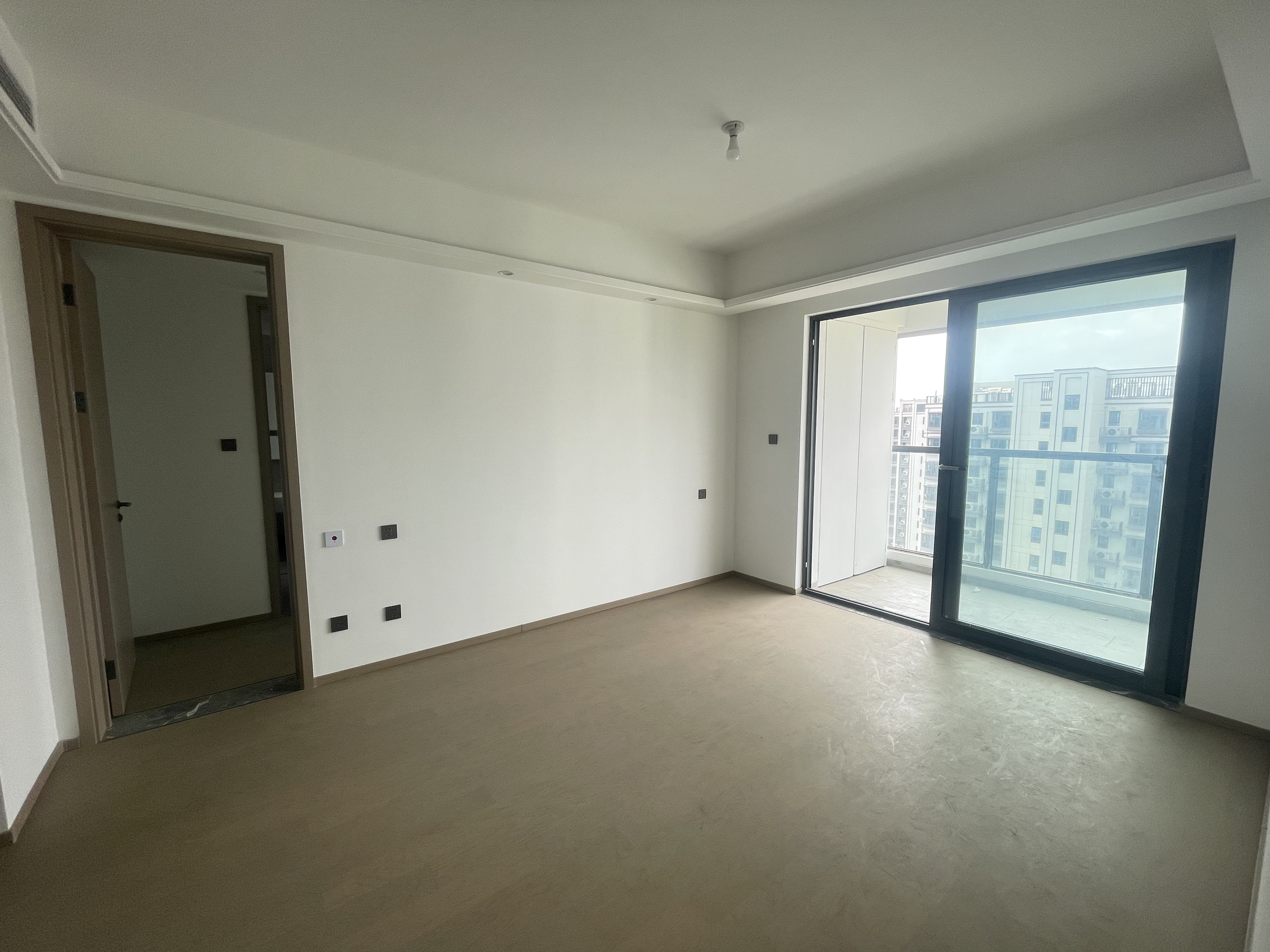 中铁逸都 3室2厅2卫 98.6m²