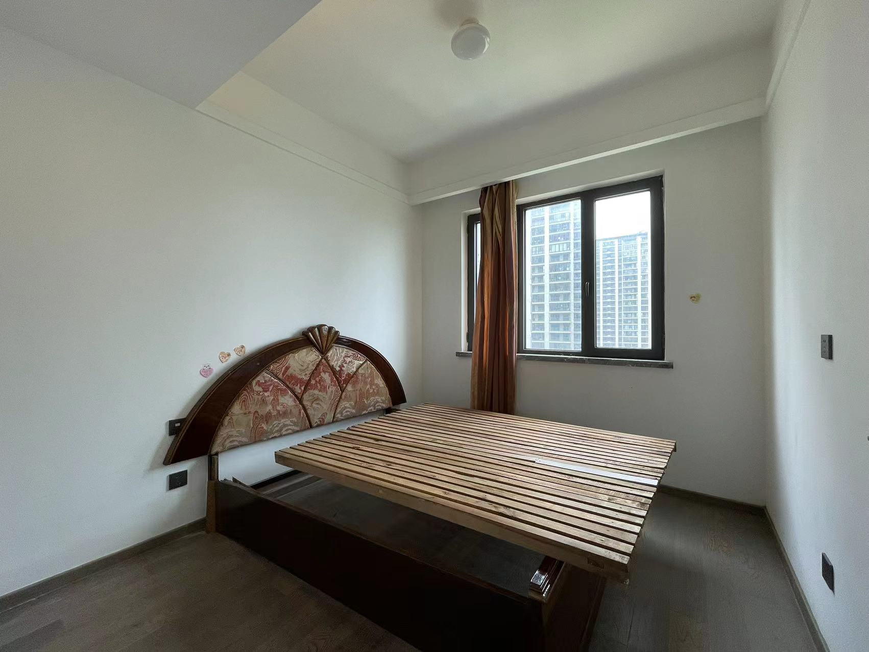 都会沁园 4室2厅2卫 151.00m&sup2;