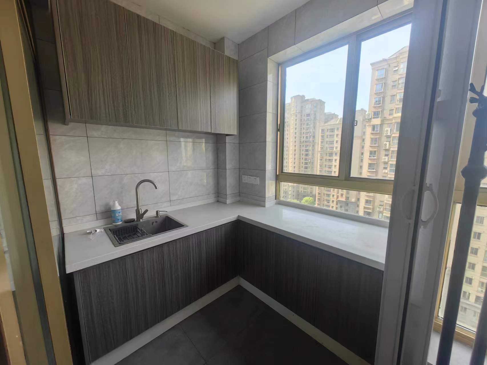 恒盛豪庭 3室2厅2卫 144m&sup2;