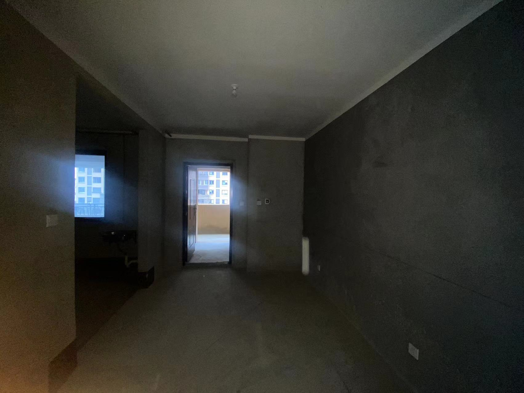 保利香槟国际 3室2厅2卫 115m²