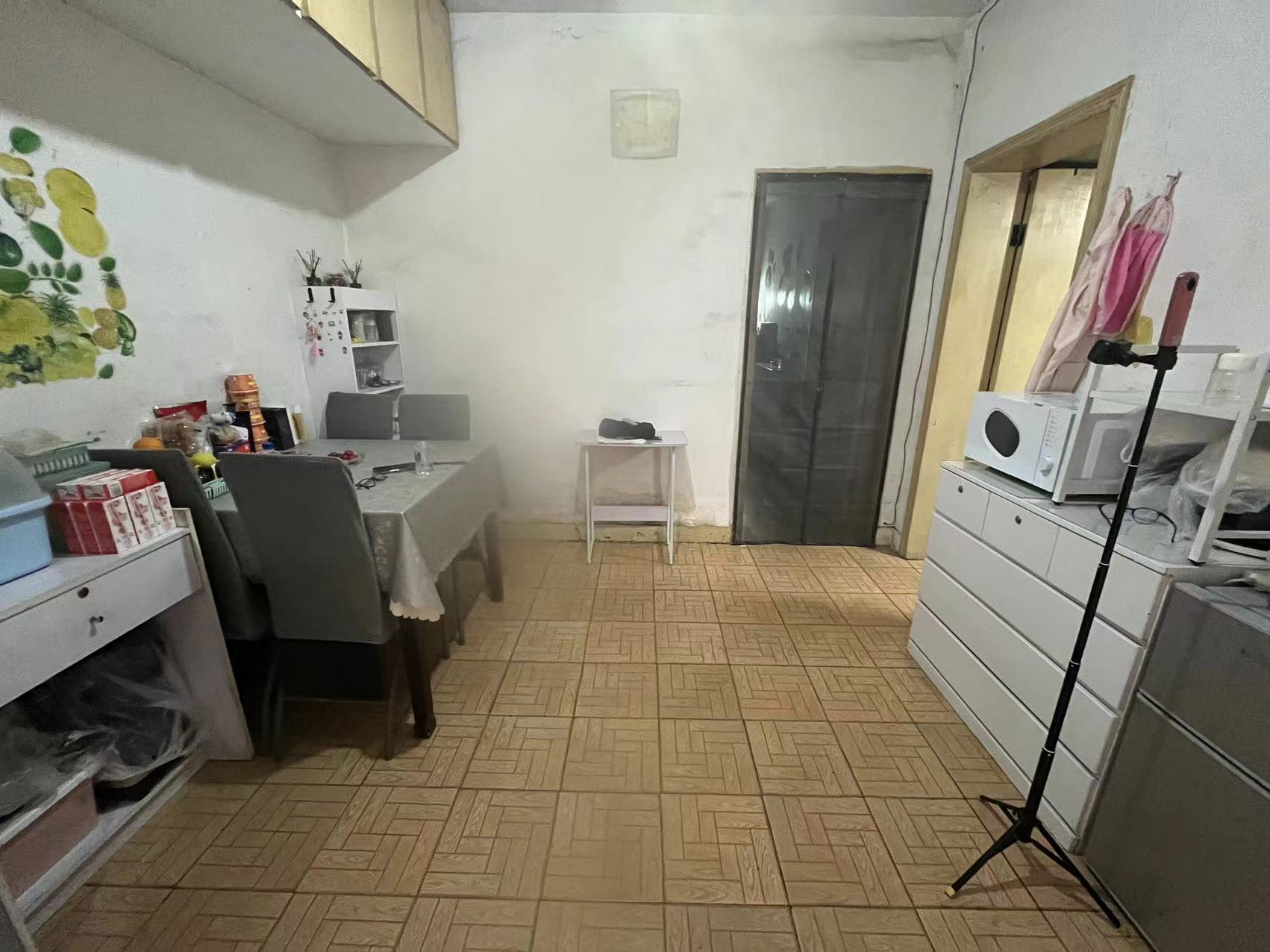 地区机关宿舍 1室1厅1卫 43m²