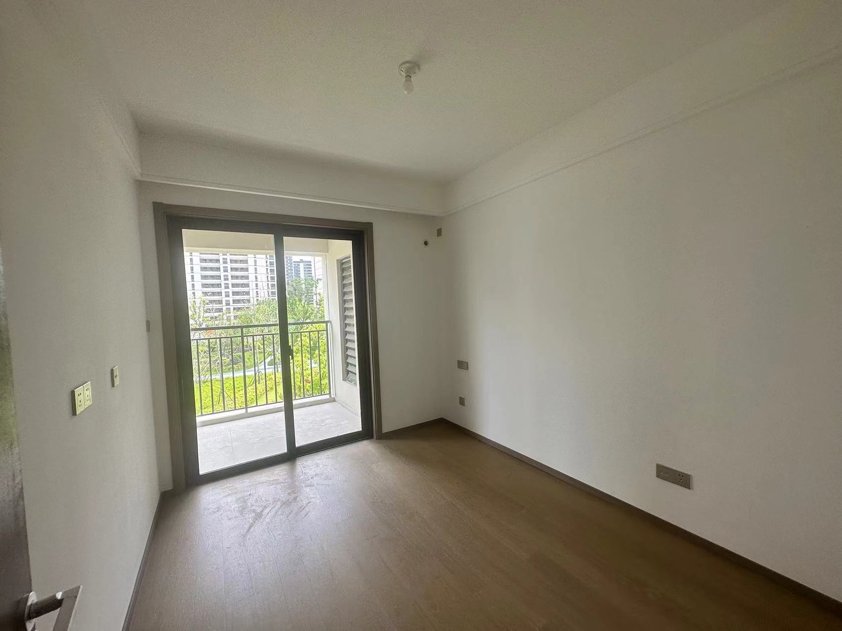 华禧铭苑 3室2厅1卫 102m&sup2;