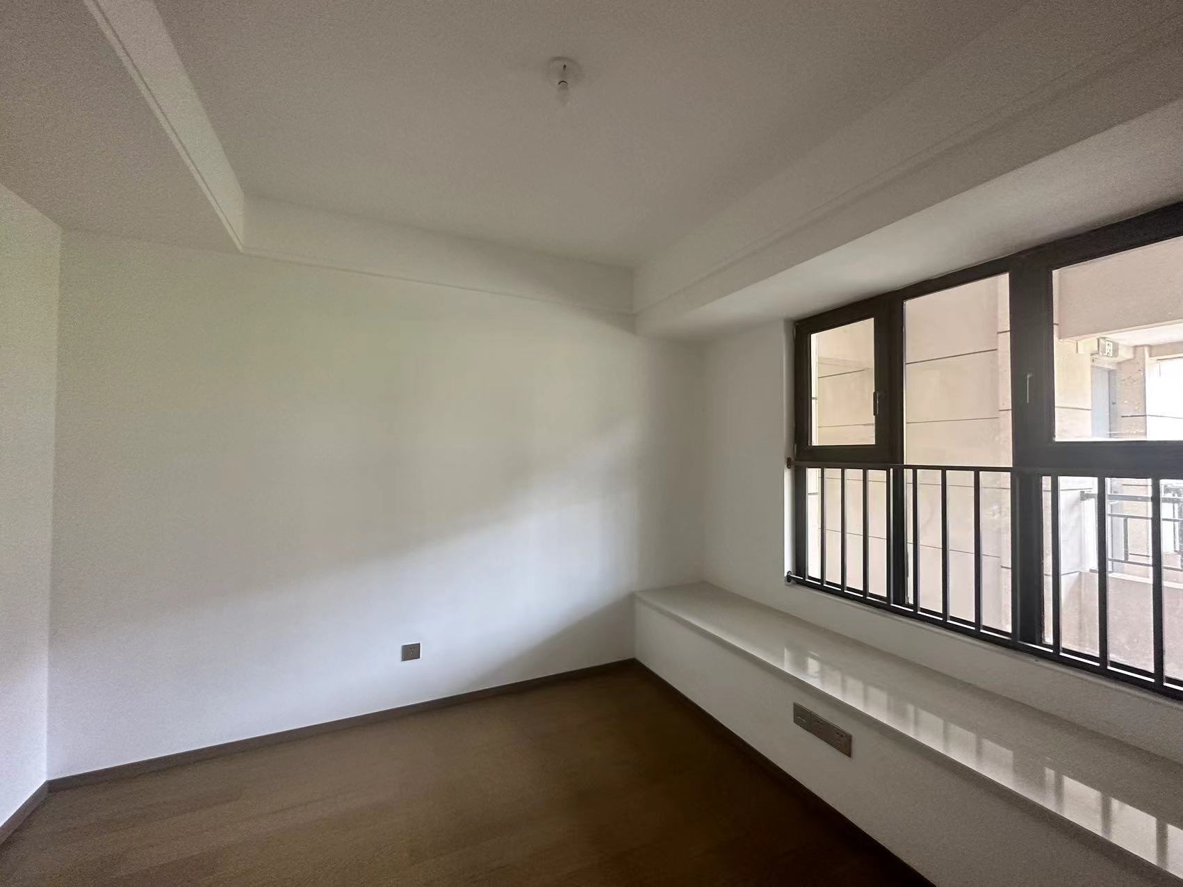 华禧铭苑 3室2厅1卫 102m&sup2;