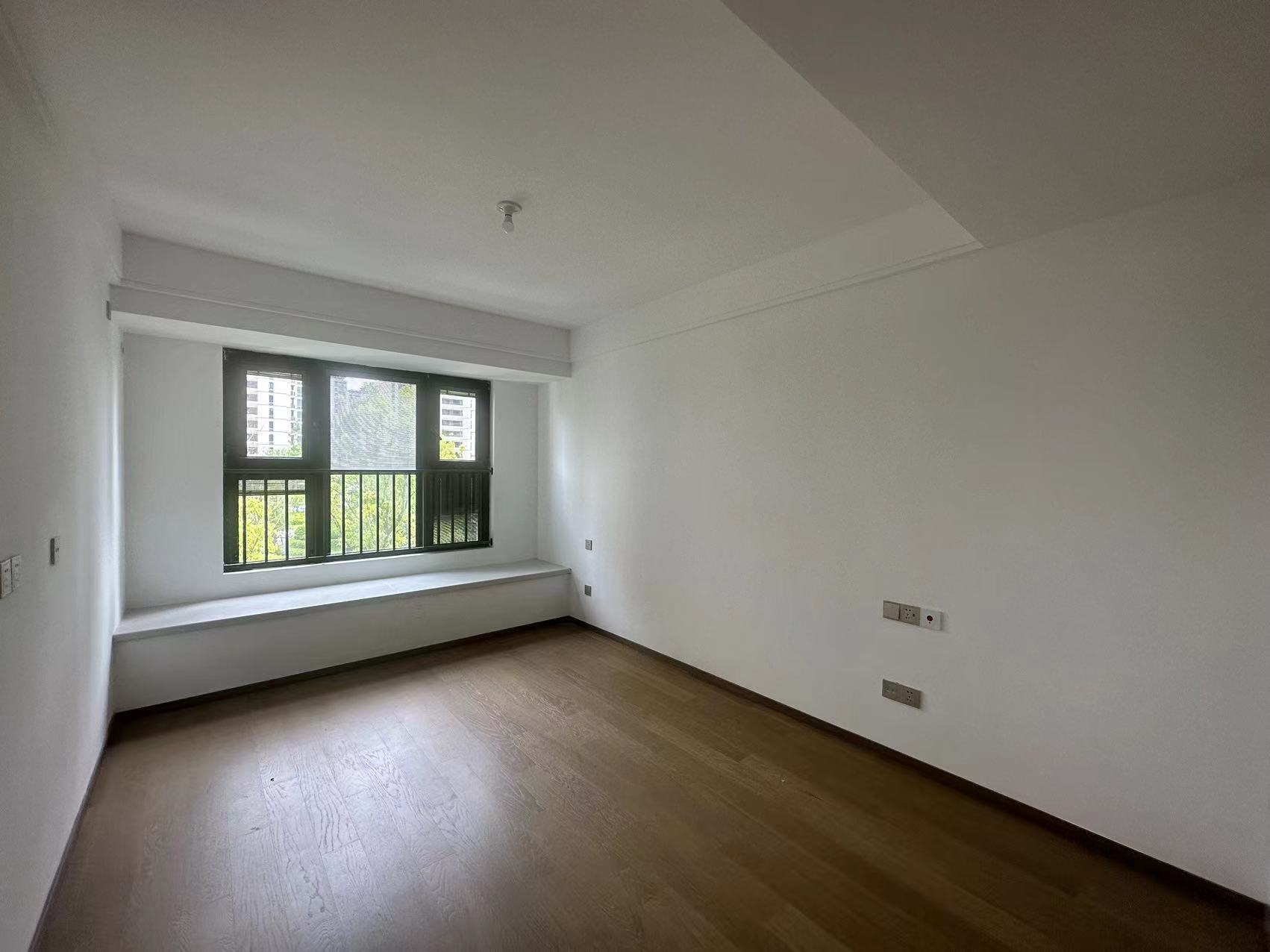 华禧铭苑 3室2厅1卫 102m&sup2;